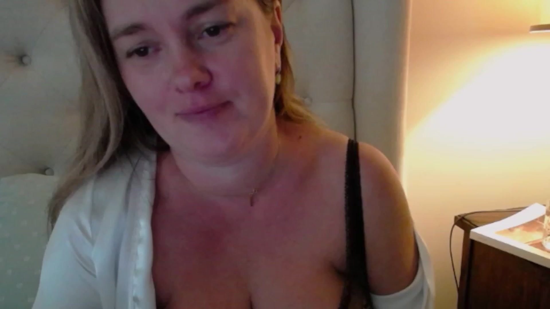 Gallery image thumbnail from J0llye's myfreecams stream on, 10/02/2023, 16:55 image 9 of 20
