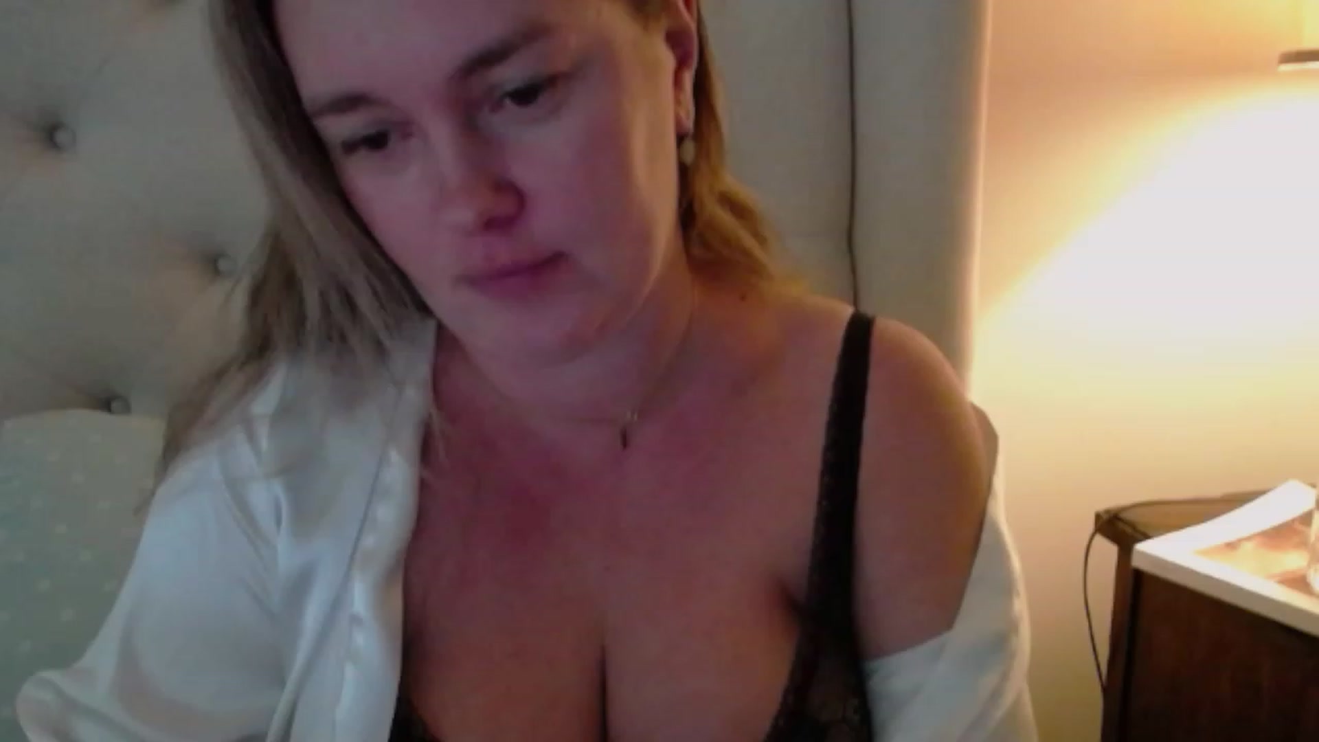 Gallery image thumbnail from J0llye's myfreecams stream on, 10/02/2023, 16:55 image 20 of 20