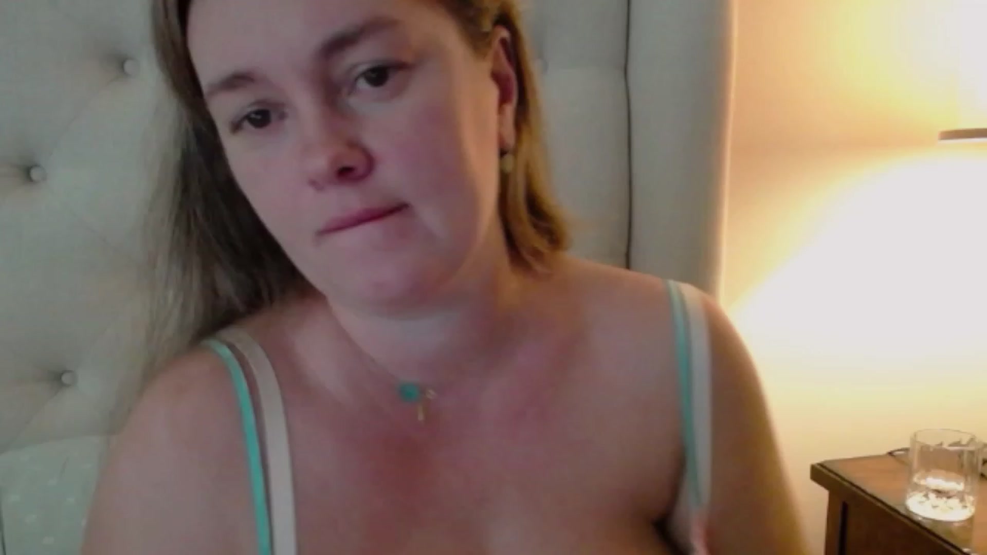 Gallery image thumbnail from J0llye's myfreecams stream on, 10/03/2023, 16:46 image 7 of 20