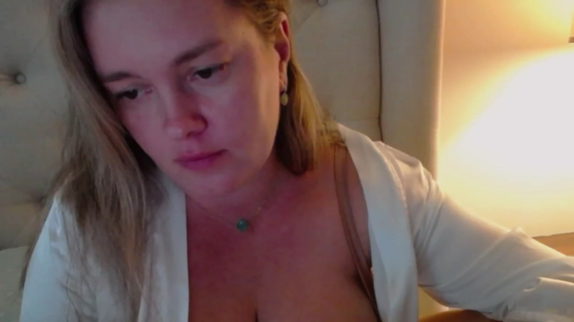 Gallery image thumbnail from J0llye's myfreecams stream on, 10/04/2023, 19:24 image 5 of 20