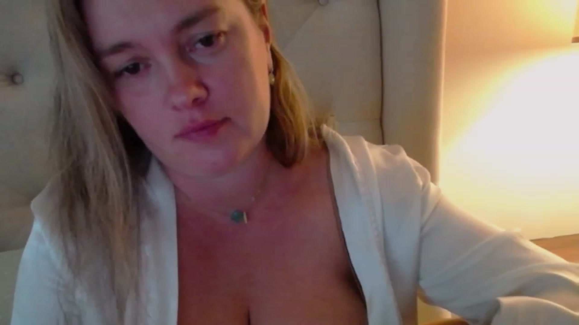 Gallery image thumbnail from J0llye's myfreecams stream on, 10/04/2023, 19:24 image 7 of 20
