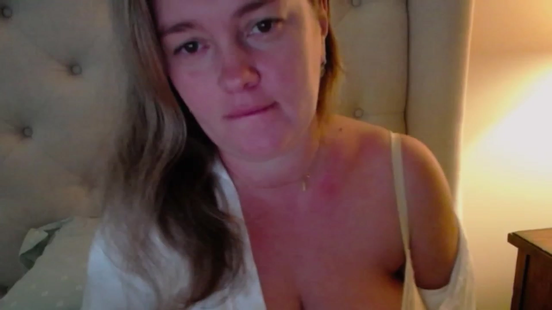 Gallery image thumbnail from J0llye's myfreecams stream on, 10/05/2023, 16:44 image 6 of 20