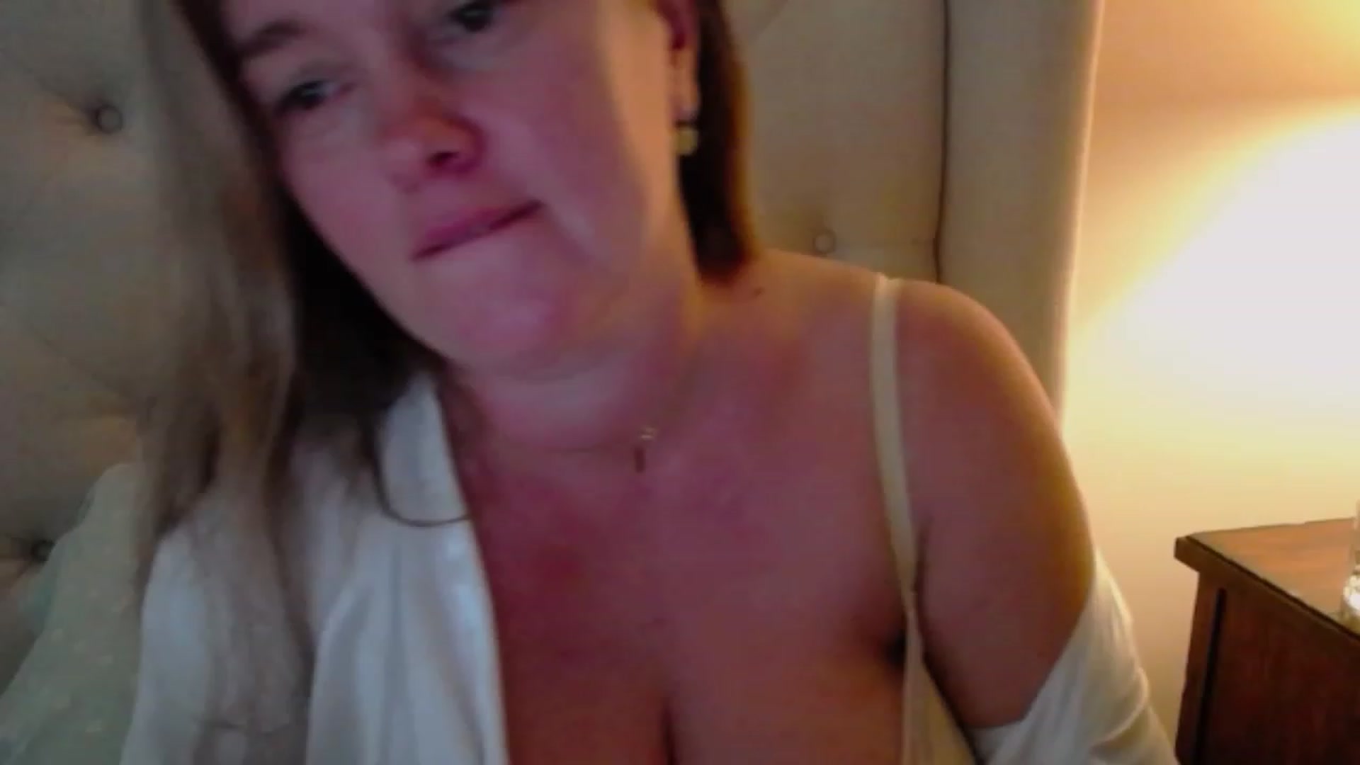 Gallery image thumbnail from J0llye's myfreecams stream on, 10/05/2023, 19:26 image 10 of 20