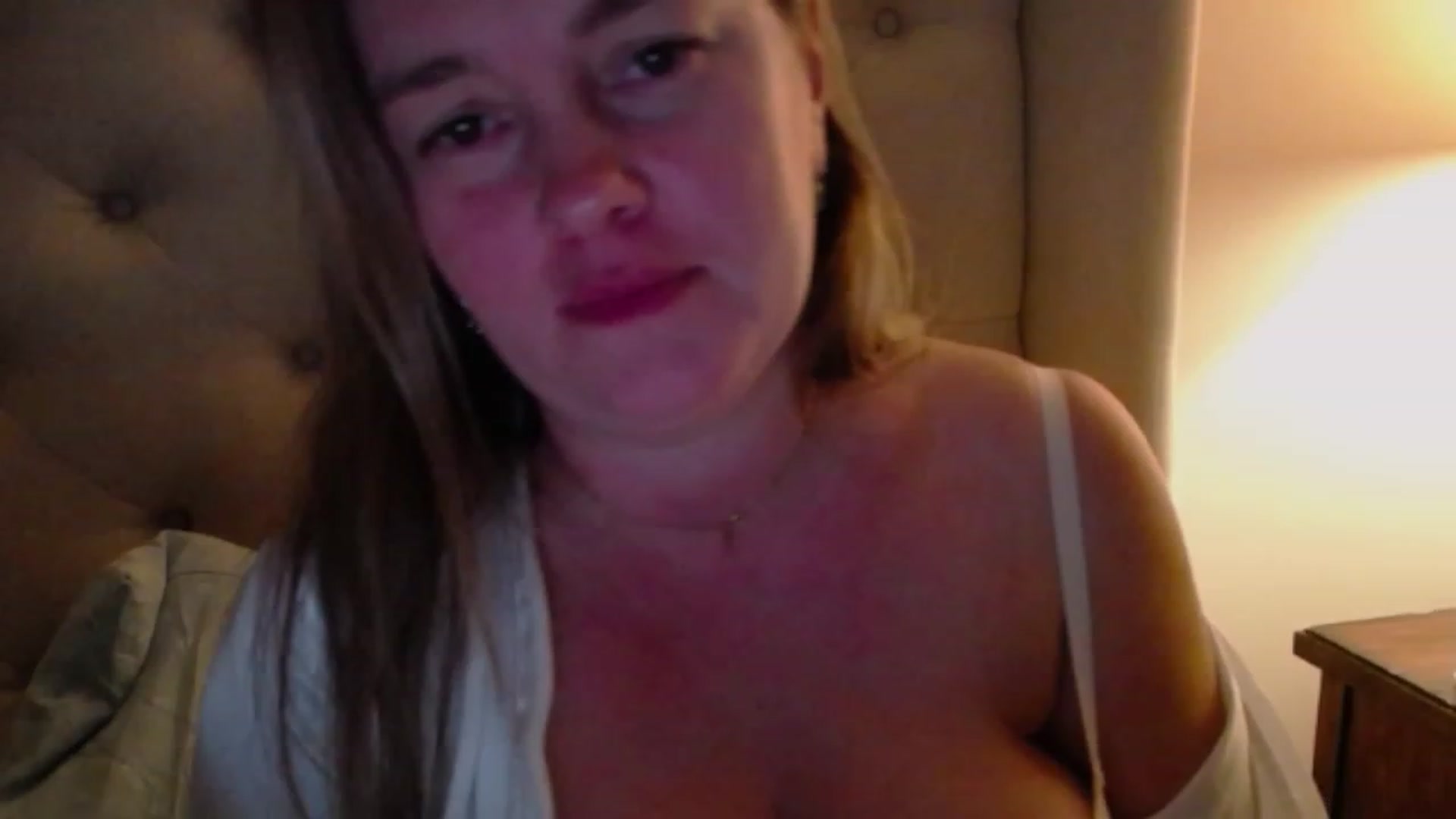 Gallery image thumbnail from J0llye's myfreecams stream on, 10/08/2023, 03:36 image 20 of 20
