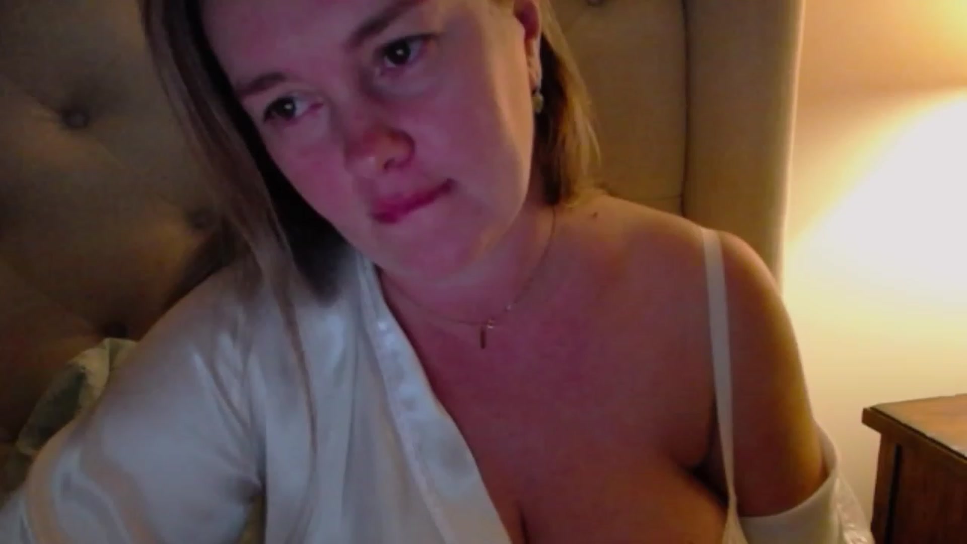 Gallery image thumbnail from J0llye's myfreecams stream on, 10/08/2023, 03:36 image 1 of 20