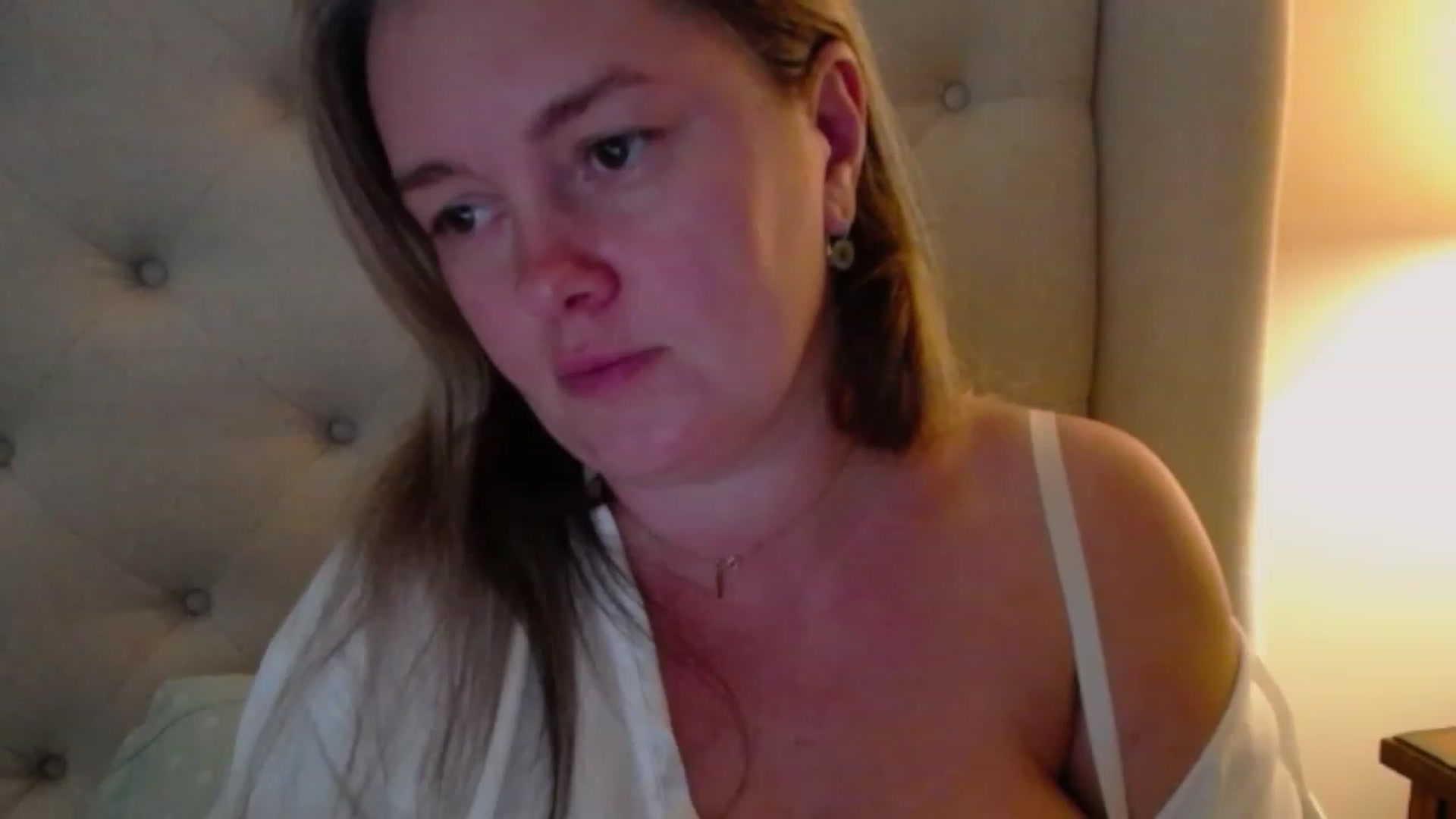Gallery image thumbnail from J0llye's myfreecams stream on, 10/08/2023, 19:57 image 8 of 20