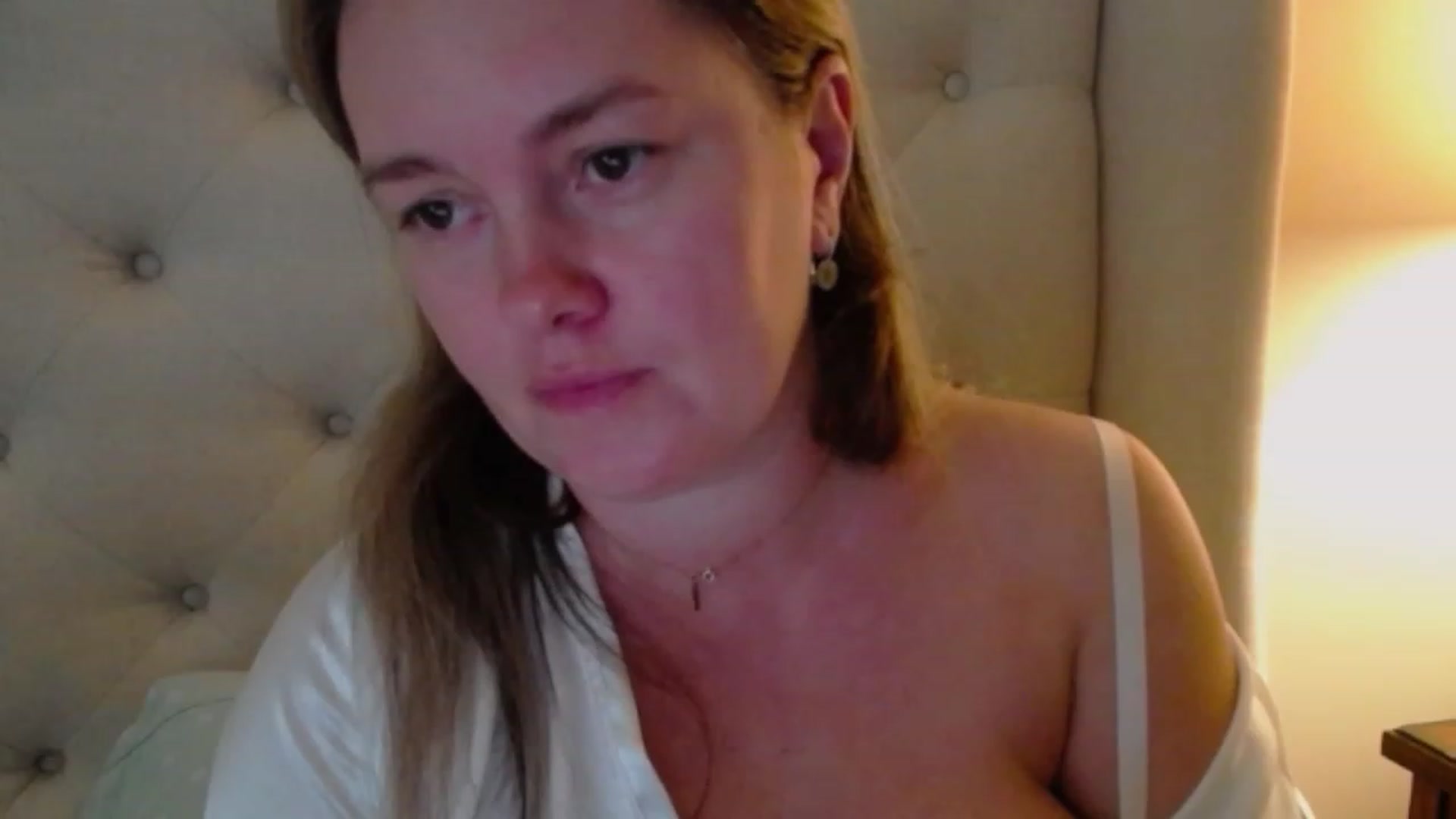 Gallery image thumbnail from J0llye's myfreecams stream on, 10/08/2023, 19:57 image 3 of 20