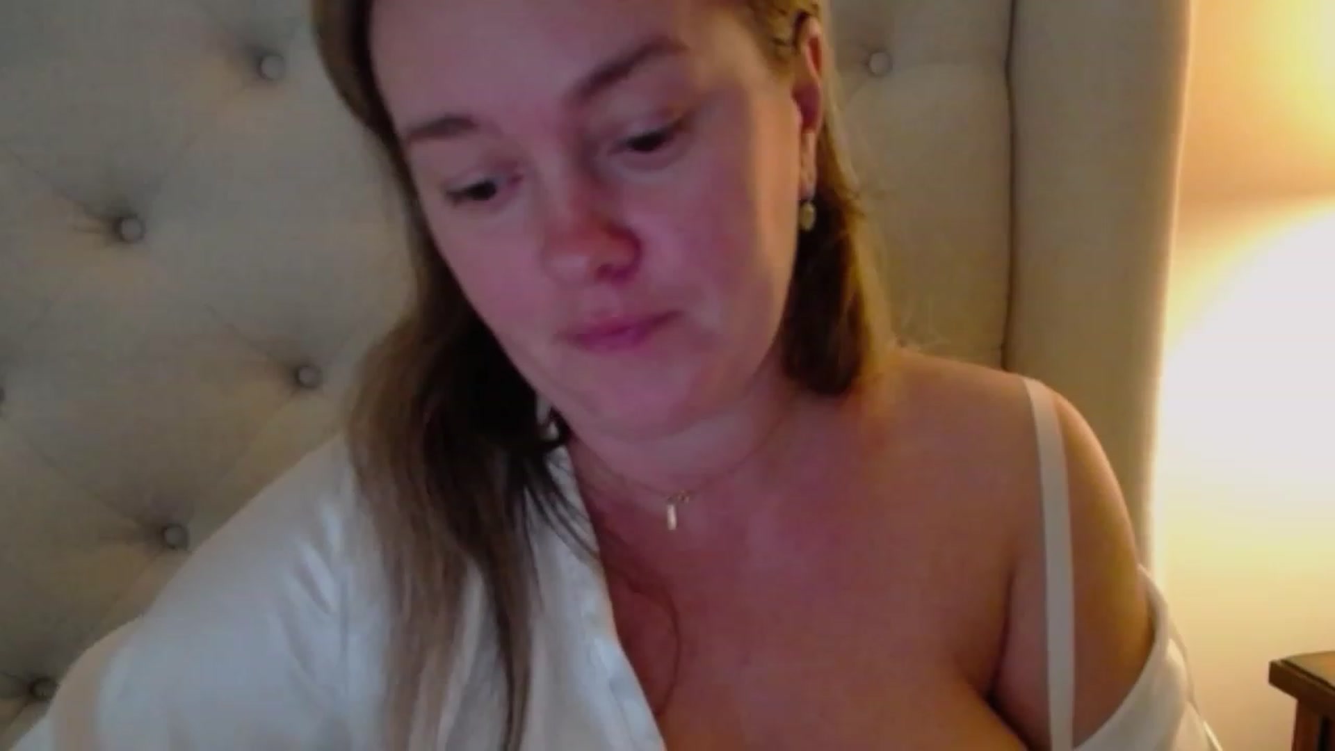 Gallery image thumbnail from J0llye's myfreecams stream on, 10/08/2023, 19:57 image 2 of 20