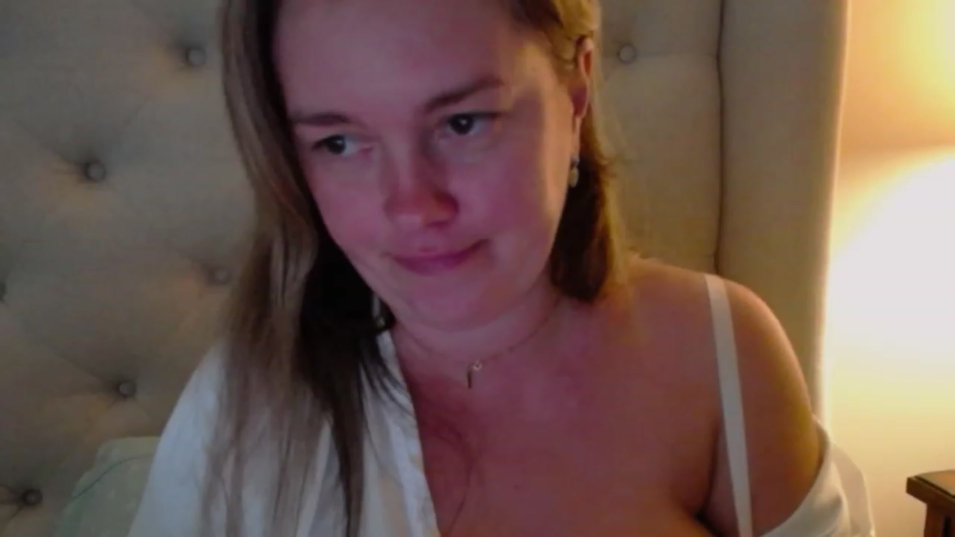 Gallery image thumbnail from J0llye's myfreecams stream on, 10/08/2023, 19:57 image 11 of 20