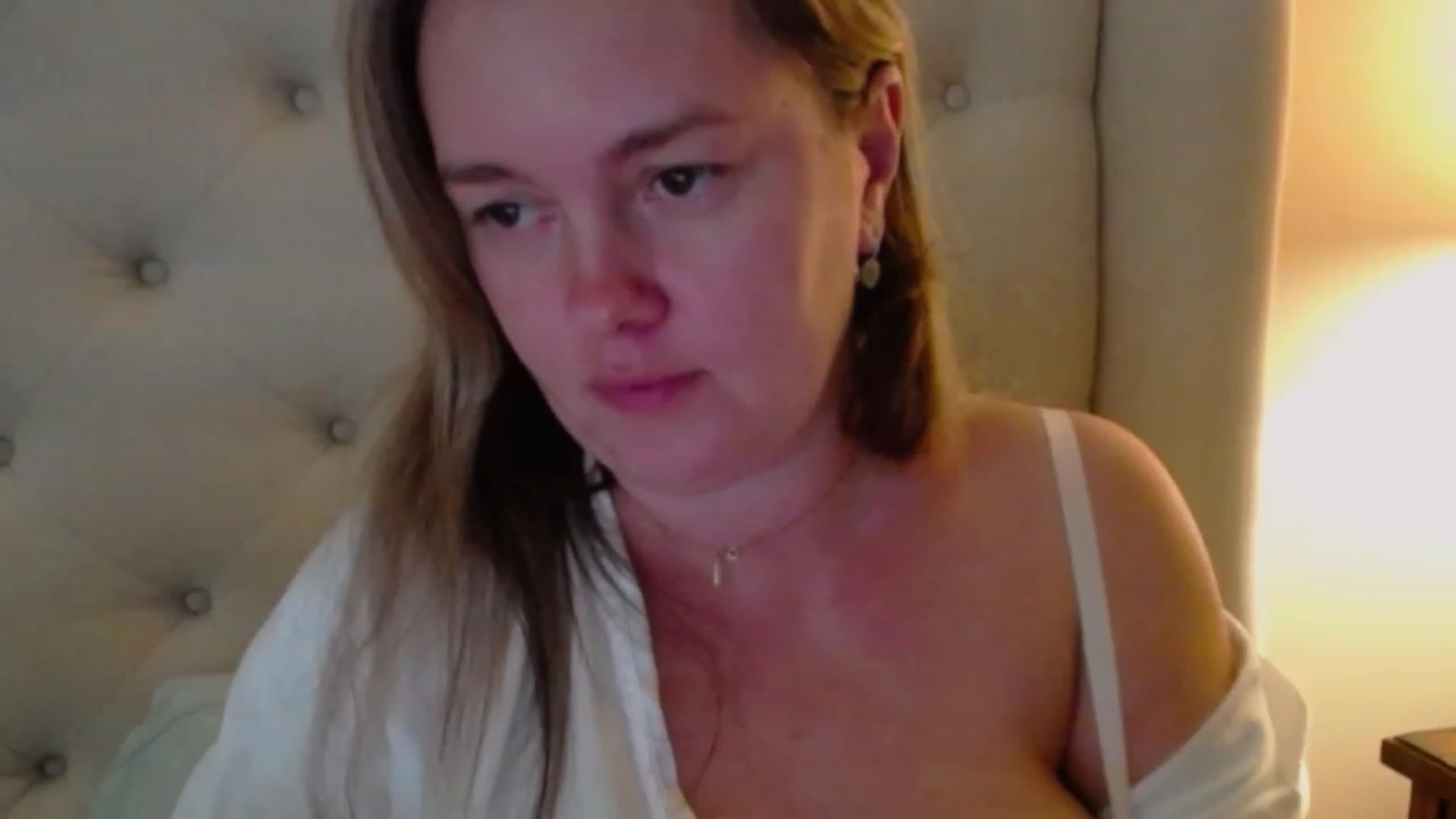 Gallery image thumbnail from J0llye's myfreecams stream on, 10/08/2023, 19:57 image 10 of 20