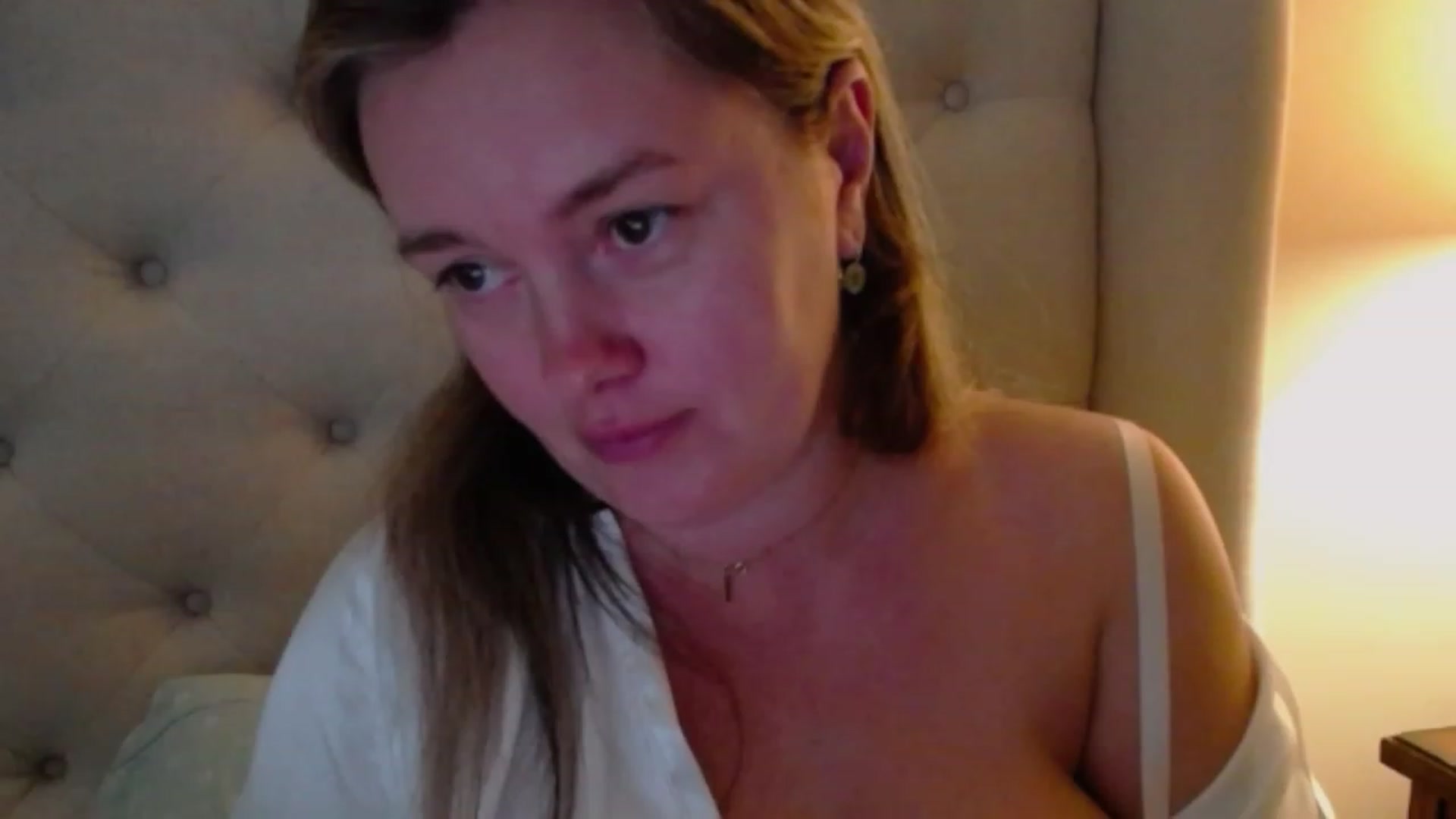 Gallery image thumbnail from J0llye's myfreecams stream on, 10/08/2023, 19:57 image 4 of 20