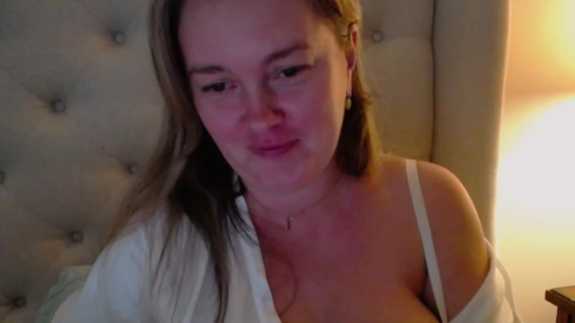 Gallery image thumbnail from J0llye's myfreecams stream on, 10/08/2023, 19:57 image 6 of 20