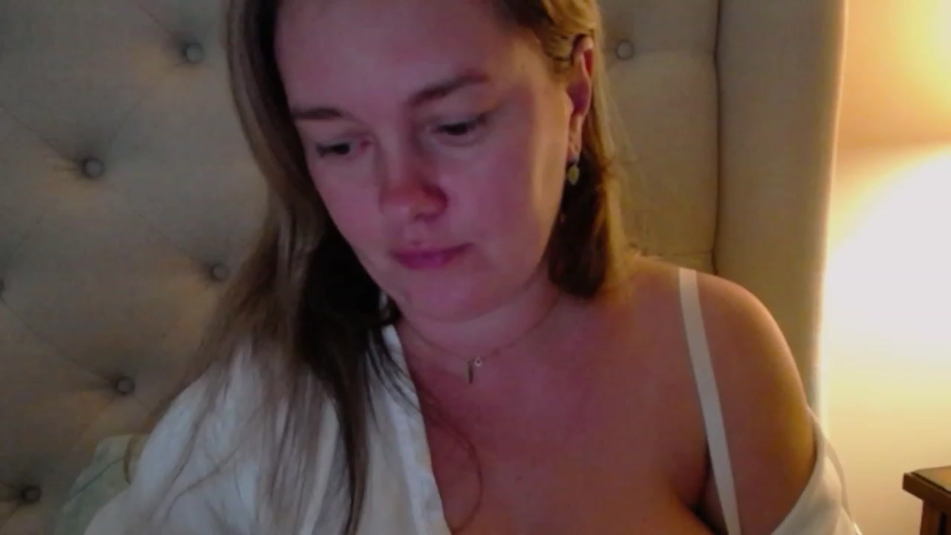 Gallery image thumbnail from J0llye's myfreecams stream on, 10/08/2023, 19:57 image 7 of 20