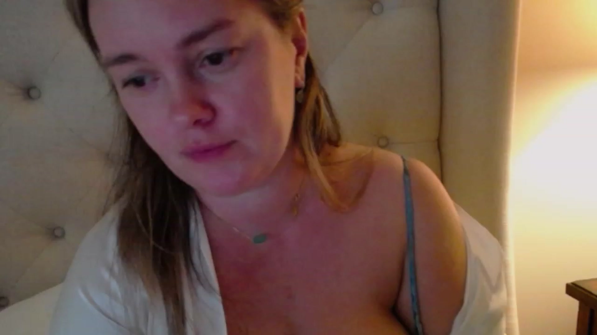 Gallery image thumbnail from J0llye's myfreecams stream on, 10/12/2023, 19:47 image 17 of 20