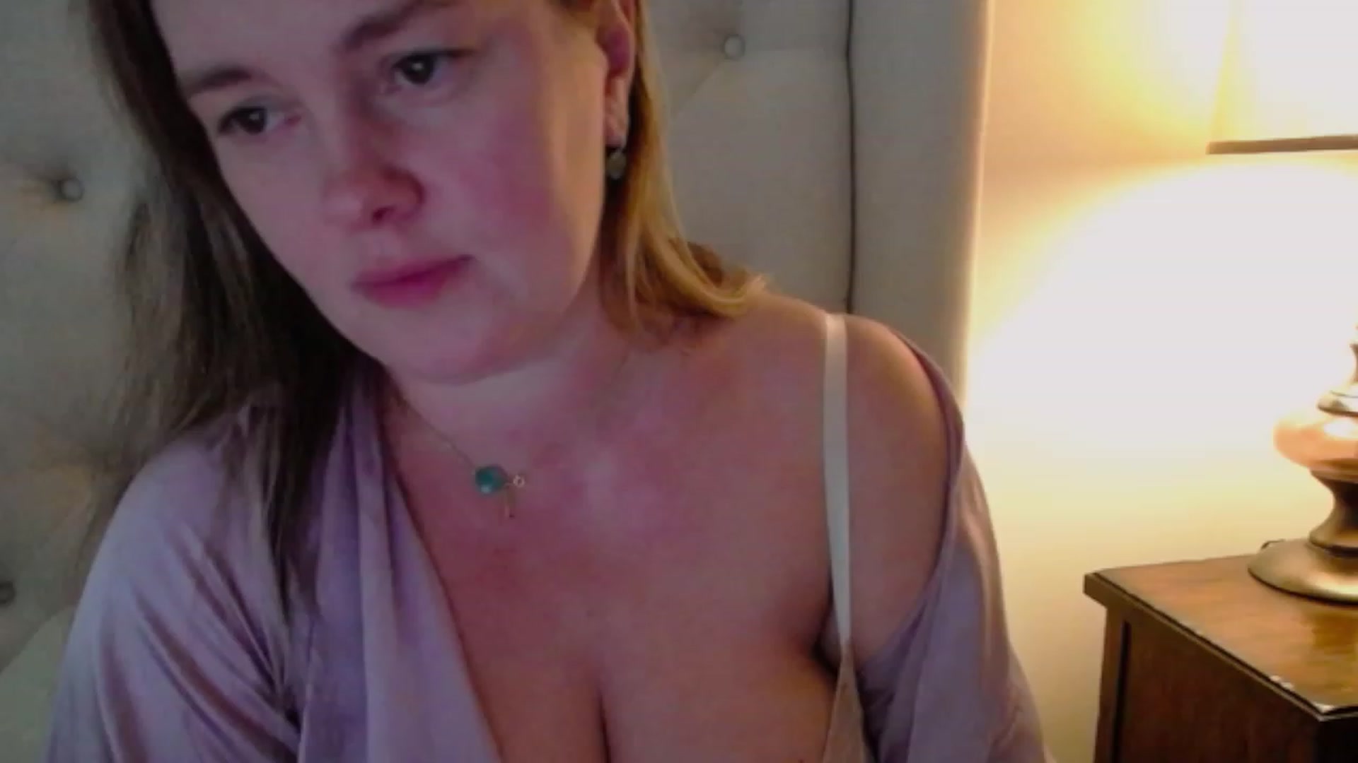 Gallery image thumbnail from J0llye's myfreecams stream on, 10/18/2023, 19:23 image 9 of 20