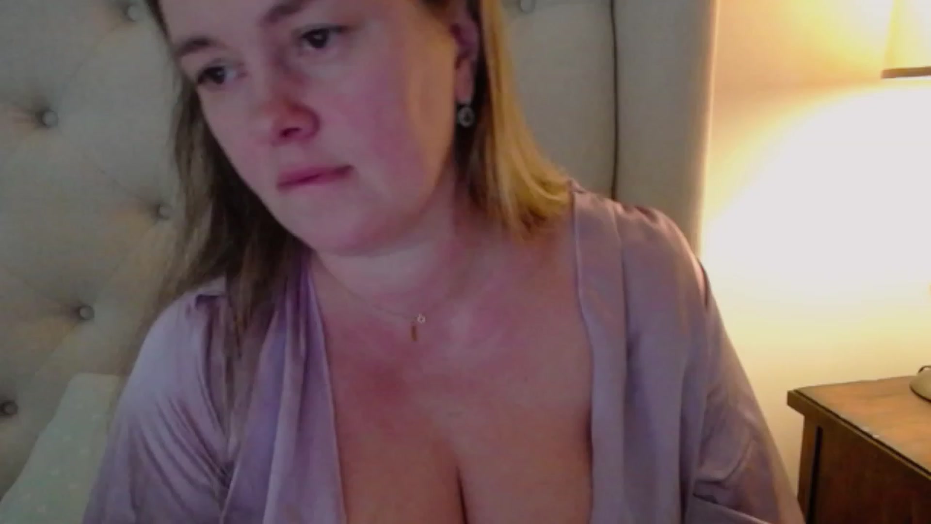 Gallery image thumbnail from J0llye's myfreecams stream on, 10/18/2023, 19:23 image 1 of 20