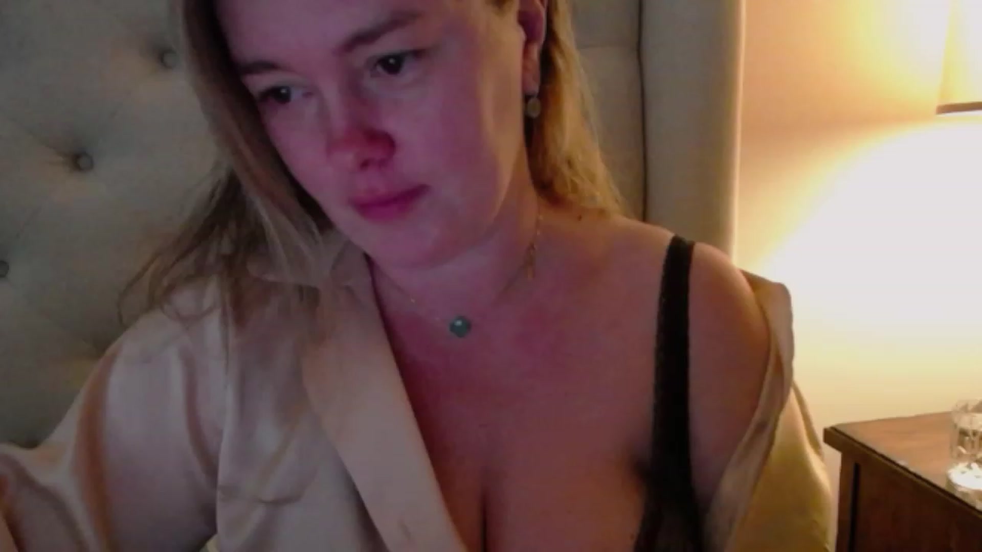 Gallery image thumbnail from J0llye's myfreecams stream on, 10/19/2023, 15:38 image 1 of 20