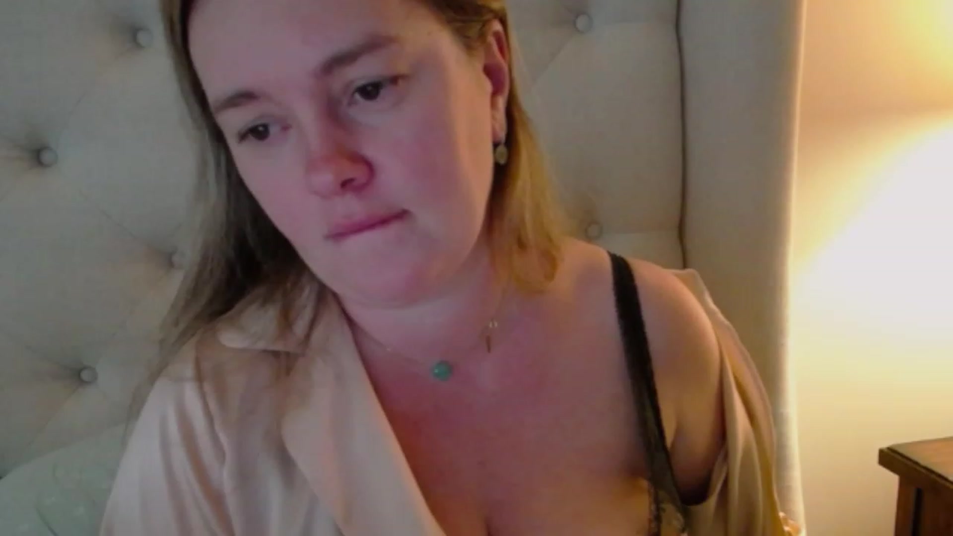 Gallery image thumbnail from J0llye's myfreecams stream on, 10/19/2023, 19:33 image 6 of 20