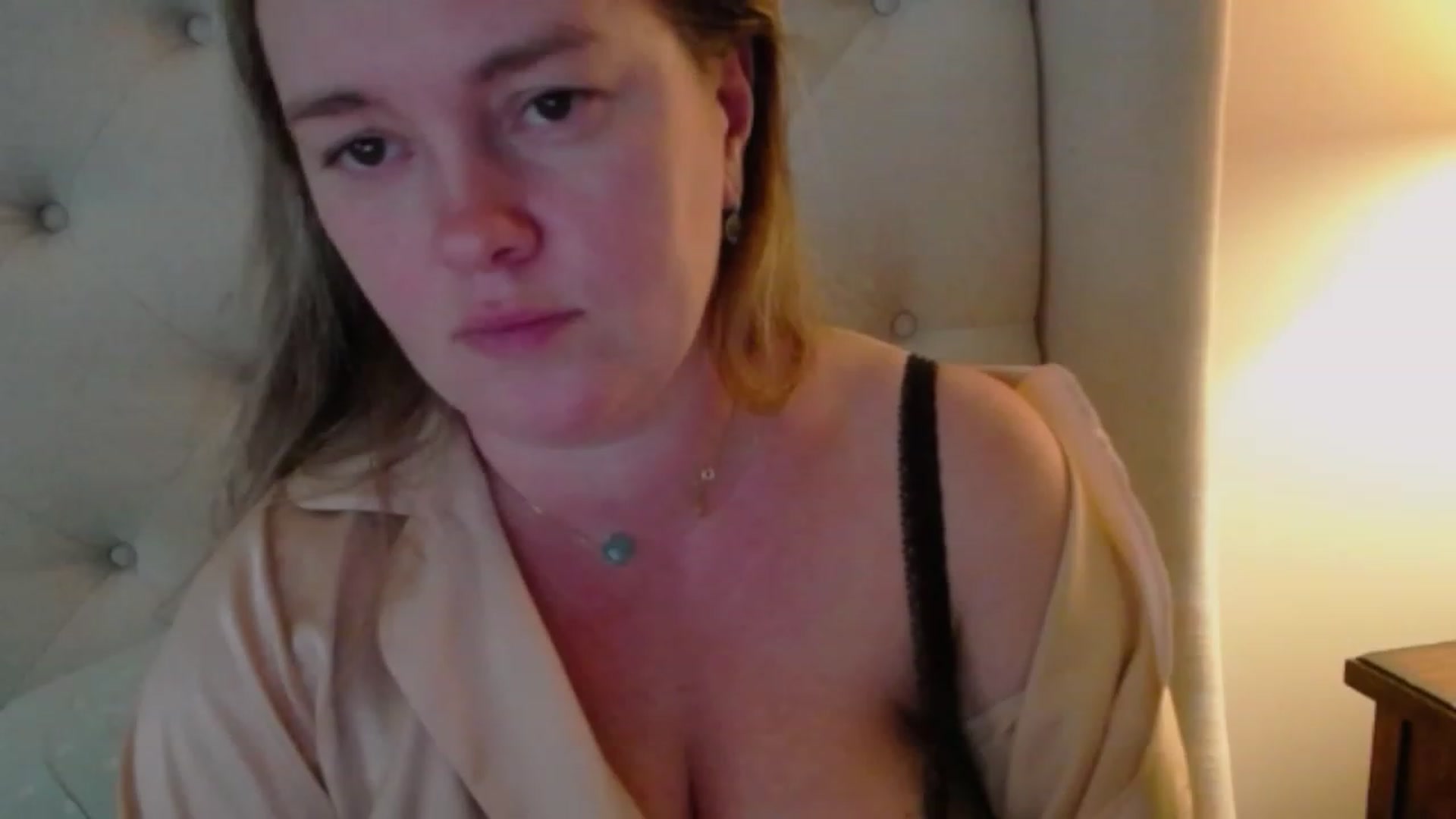 Gallery image thumbnail from J0llye's myfreecams stream on, 10/19/2023, 19:33 image 2 of 20