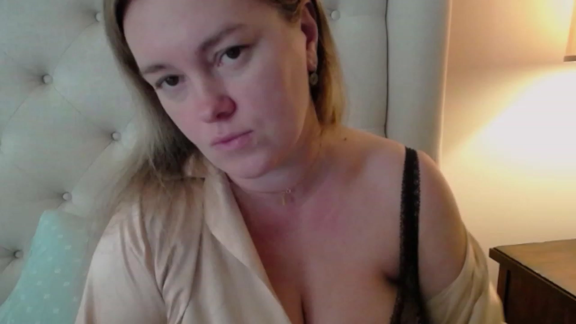 Gallery image thumbnail from J0llye's myfreecams stream on, 10/20/2023, 16:28 image 3 of 20