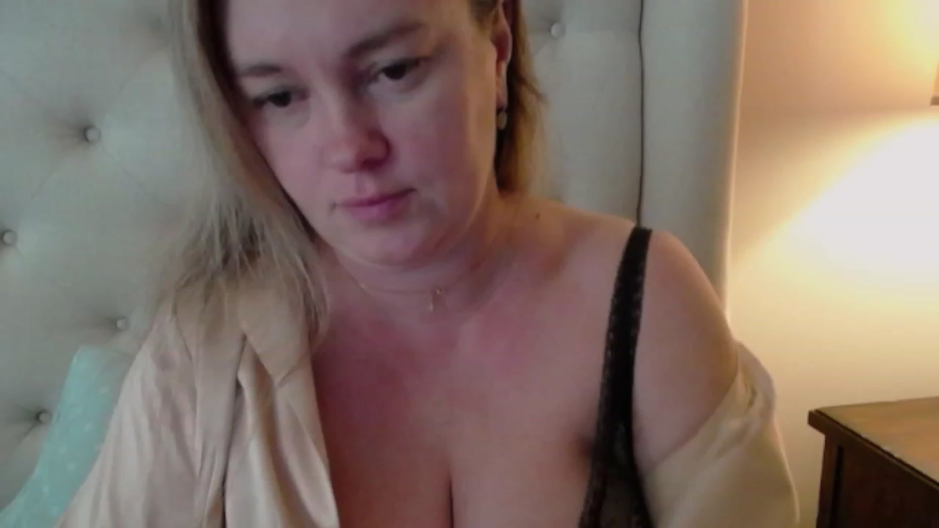 Gallery image thumbnail from J0llye's myfreecams stream on, 10/20/2023, 16:28 image 1 of 20