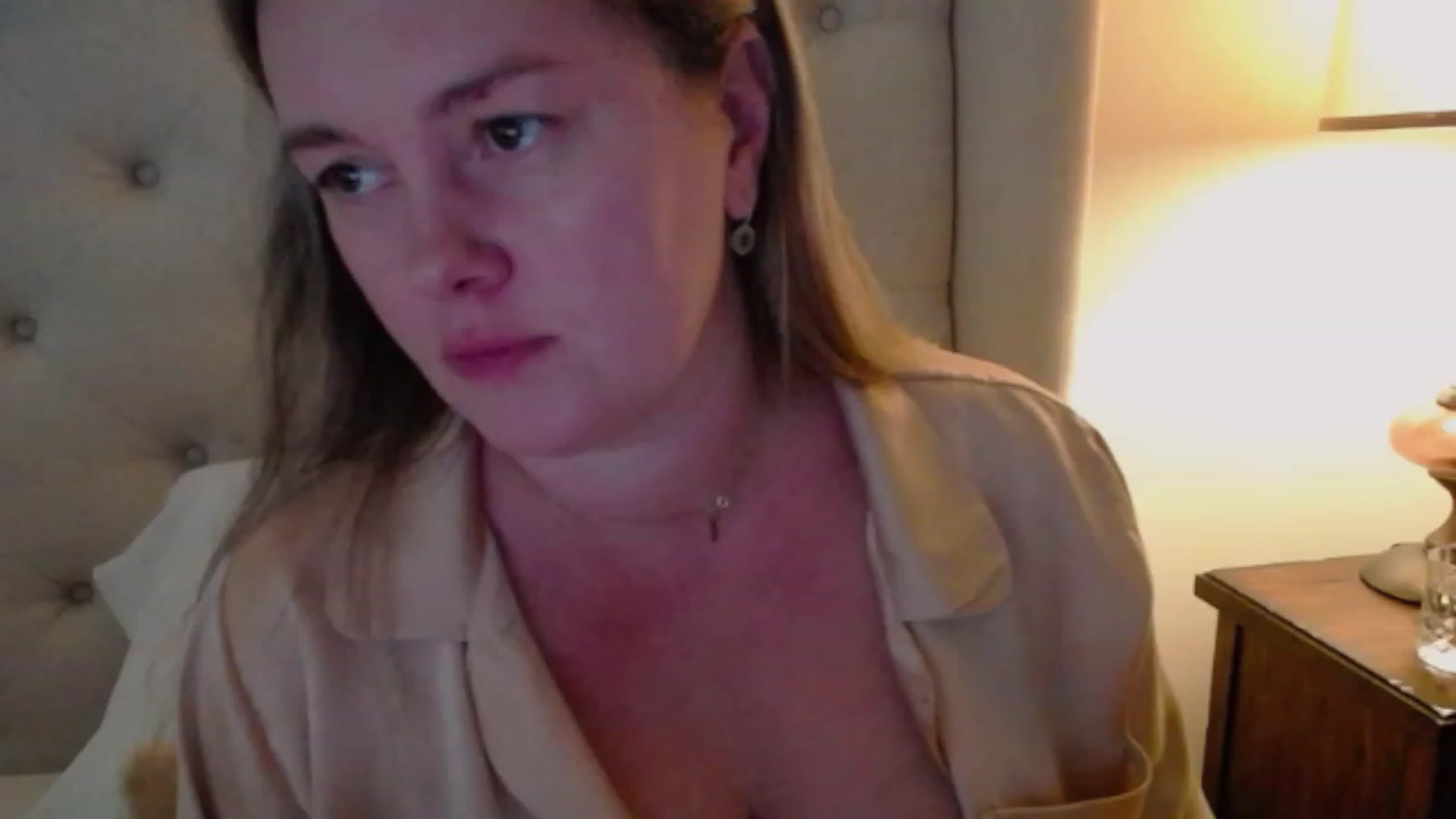 Gallery image thumbnail from J0llye's myfreecams stream on, 10/23/2023, 18:46 image 4 of 20