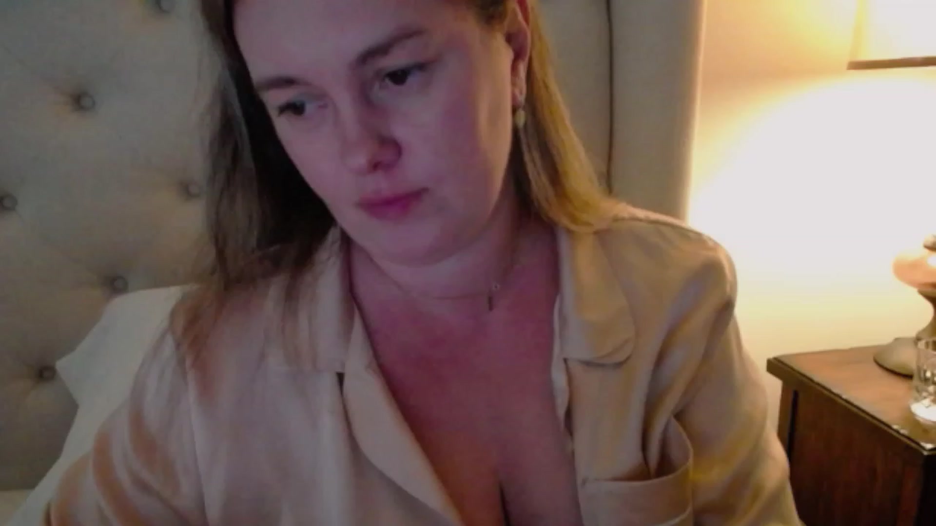 Gallery image thumbnail from J0llye's myfreecams stream on, 10/23/2023, 18:46 image 6 of 20