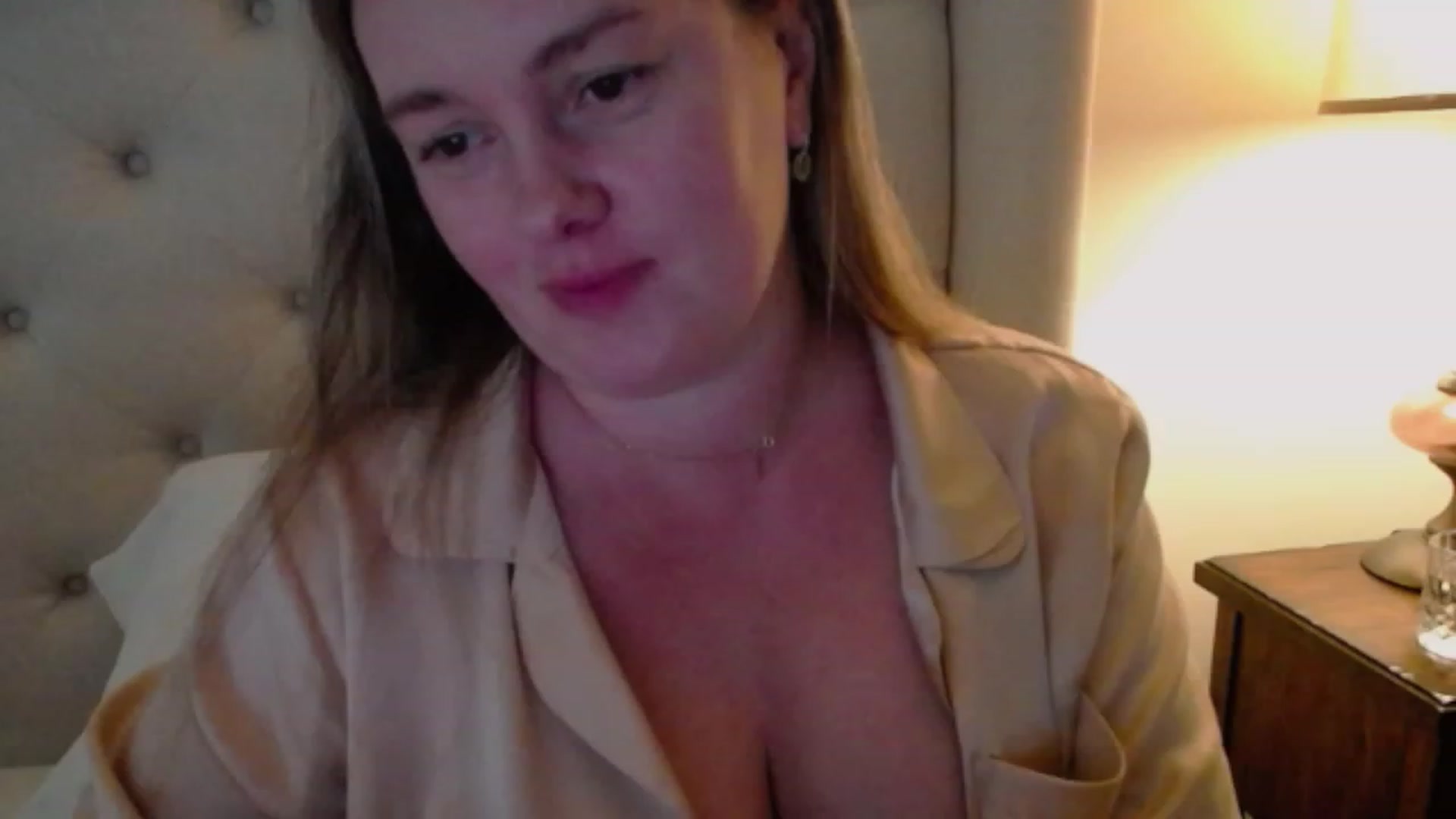 Gallery image thumbnail from J0llye's myfreecams stream on, 10/23/2023, 18:46 image 5 of 20
