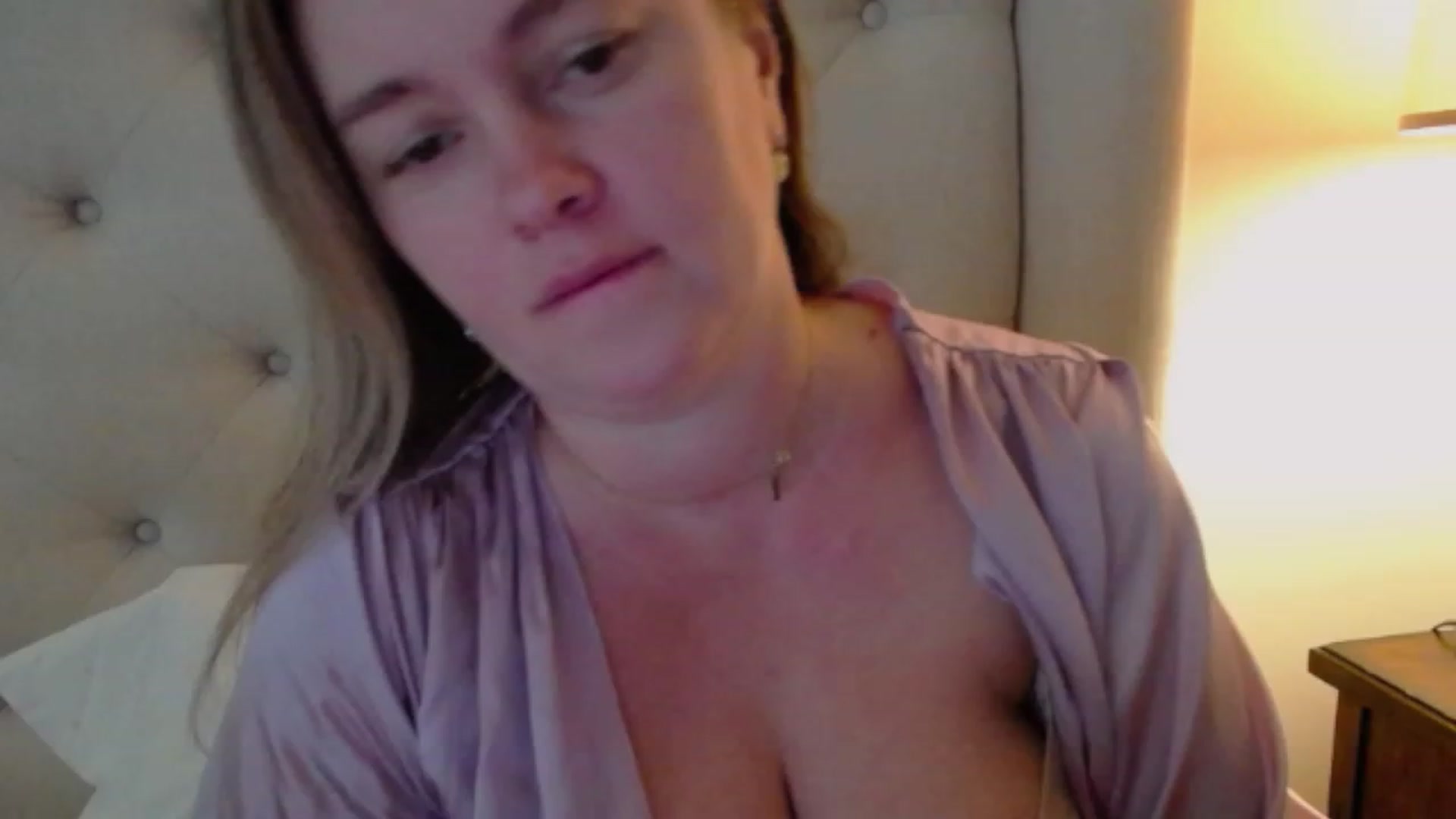 Gallery image thumbnail from J0llye's myfreecams stream on, 10/24/2023, 16:31 image 11 of 20