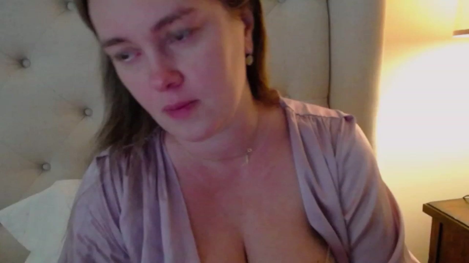 Gallery image thumbnail from J0llye's myfreecams stream on, 10/24/2023, 16:31 image 16 of 20