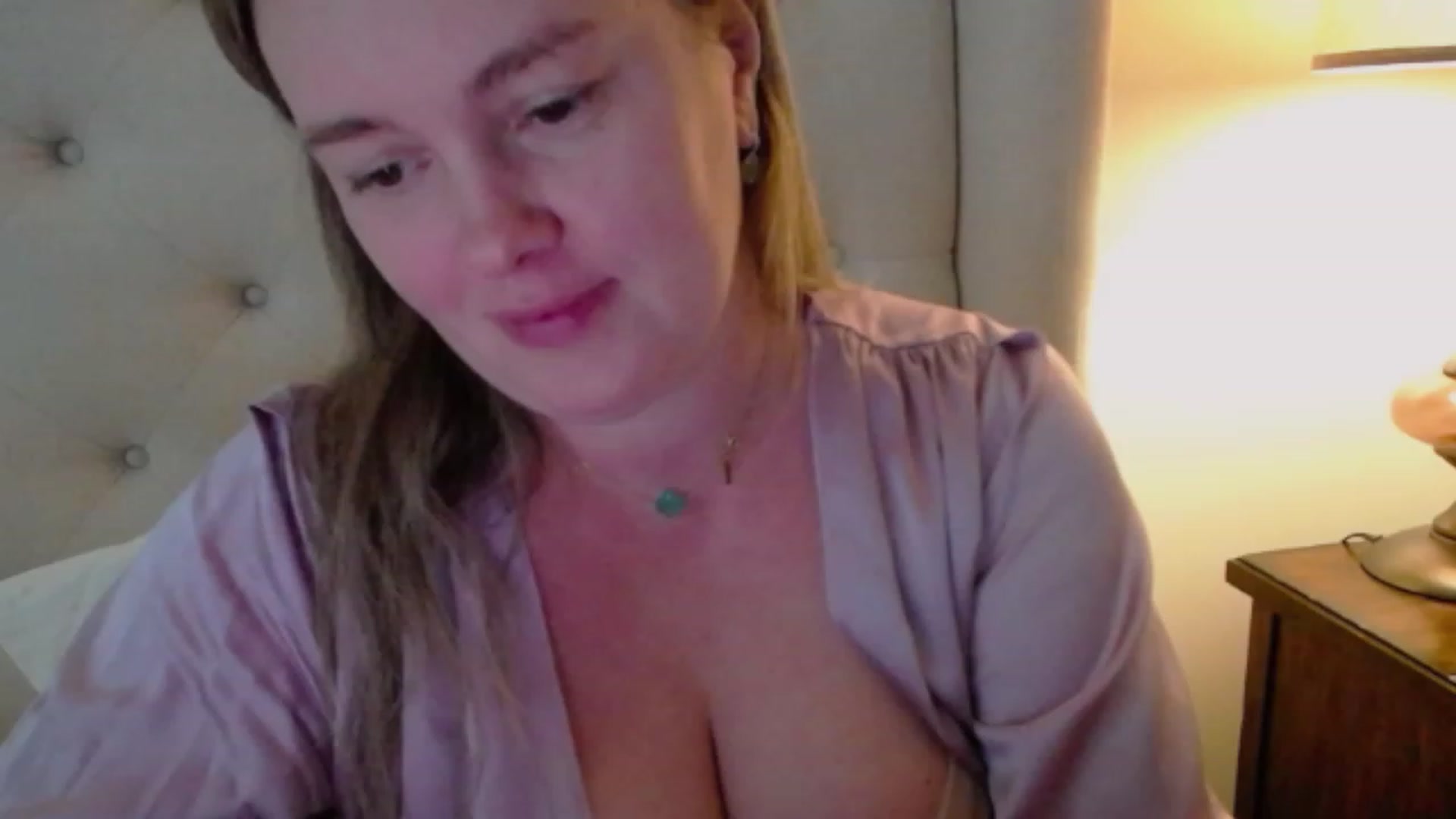 Gallery image thumbnail from J0llye's myfreecams stream on, 10/24/2023, 16:31 image 7 of 20