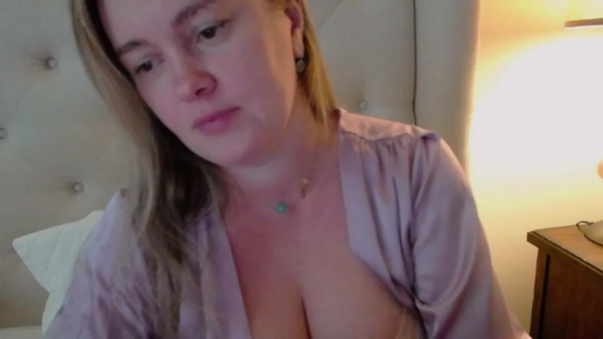 Gallery image thumbnail from J0llye's myfreecams stream on, 10/24/2023, 16:31 image 4 of 20