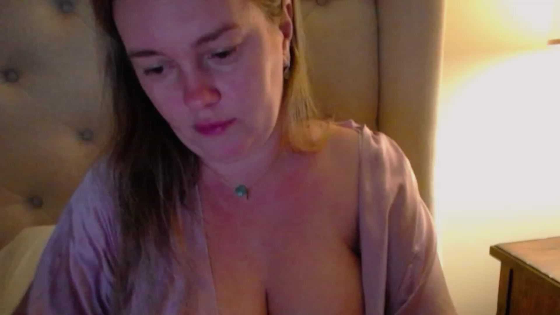 Gallery image thumbnail from J0llye's myfreecams stream on, 10/25/2023, 03:50 image 4 of 20