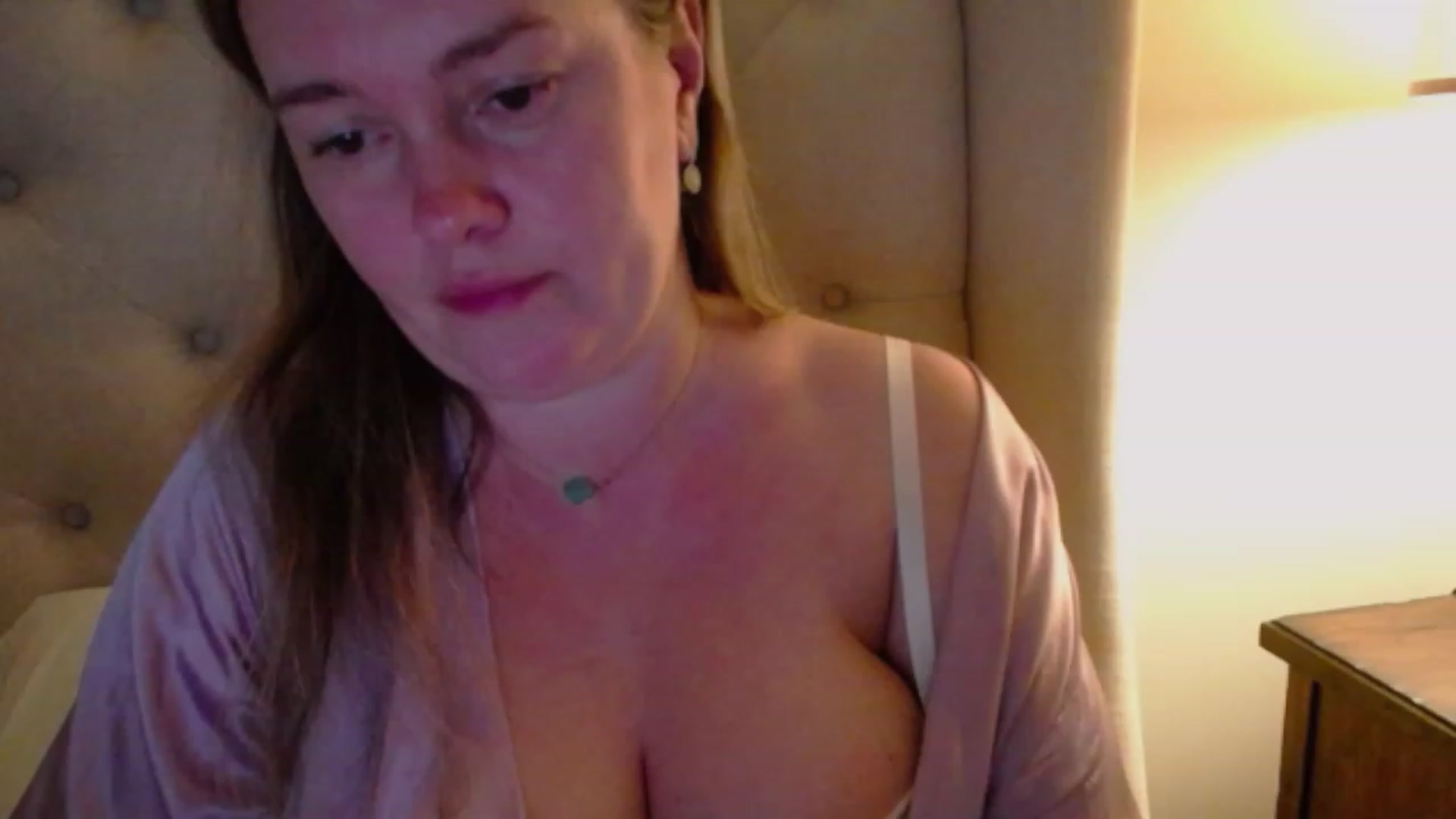 Gallery image thumbnail from J0llye's myfreecams stream on, 10/25/2023, 03:50 image 10 of 20