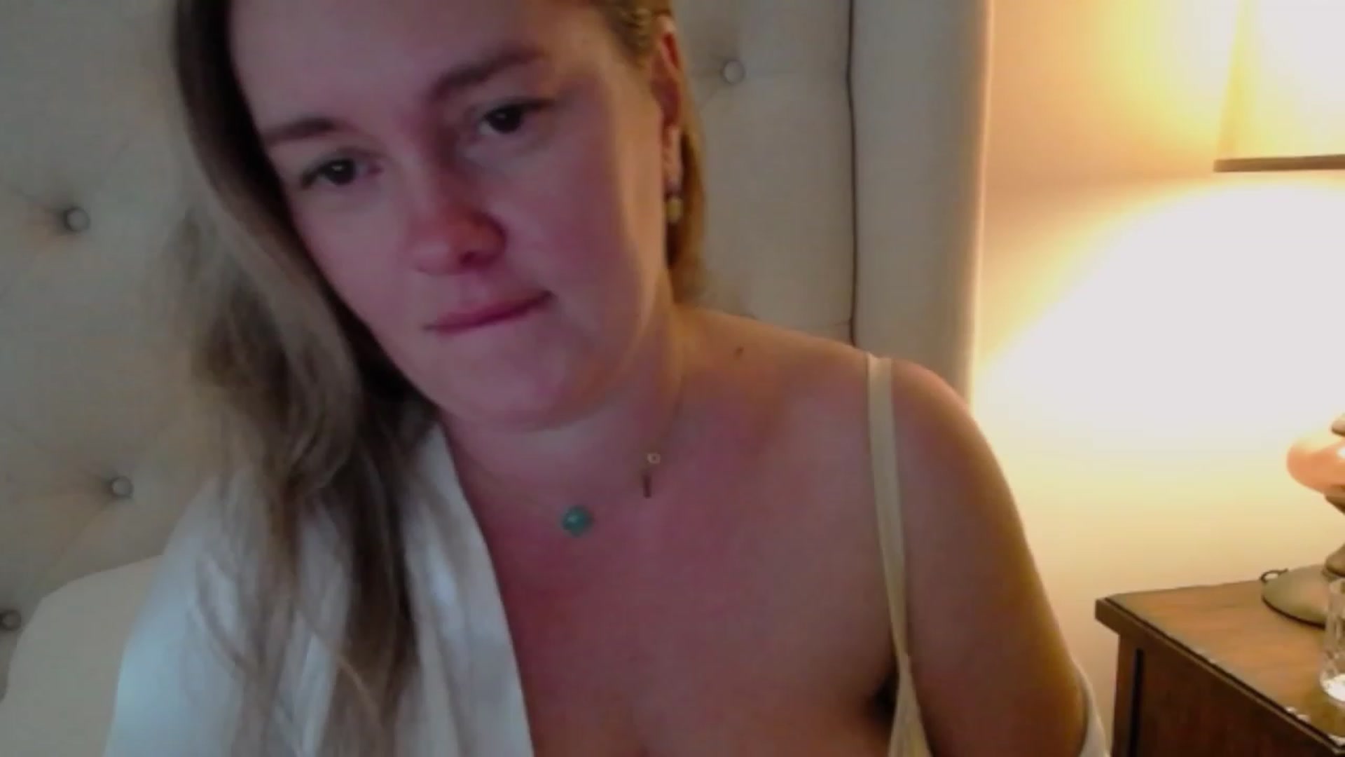 Gallery image thumbnail from J0llye's myfreecams stream on, 10/25/2023, 19:06 image 13 of 20