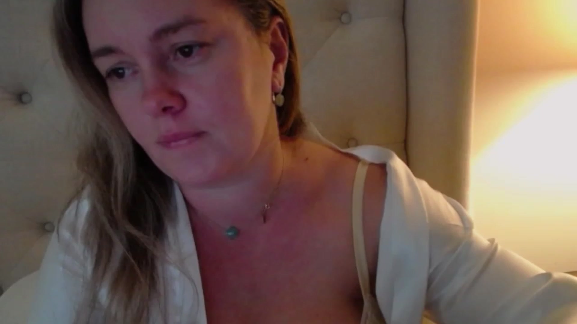 Gallery image thumbnail from J0llye's myfreecams stream on, 10/25/2023, 19:38 image 20 of 20