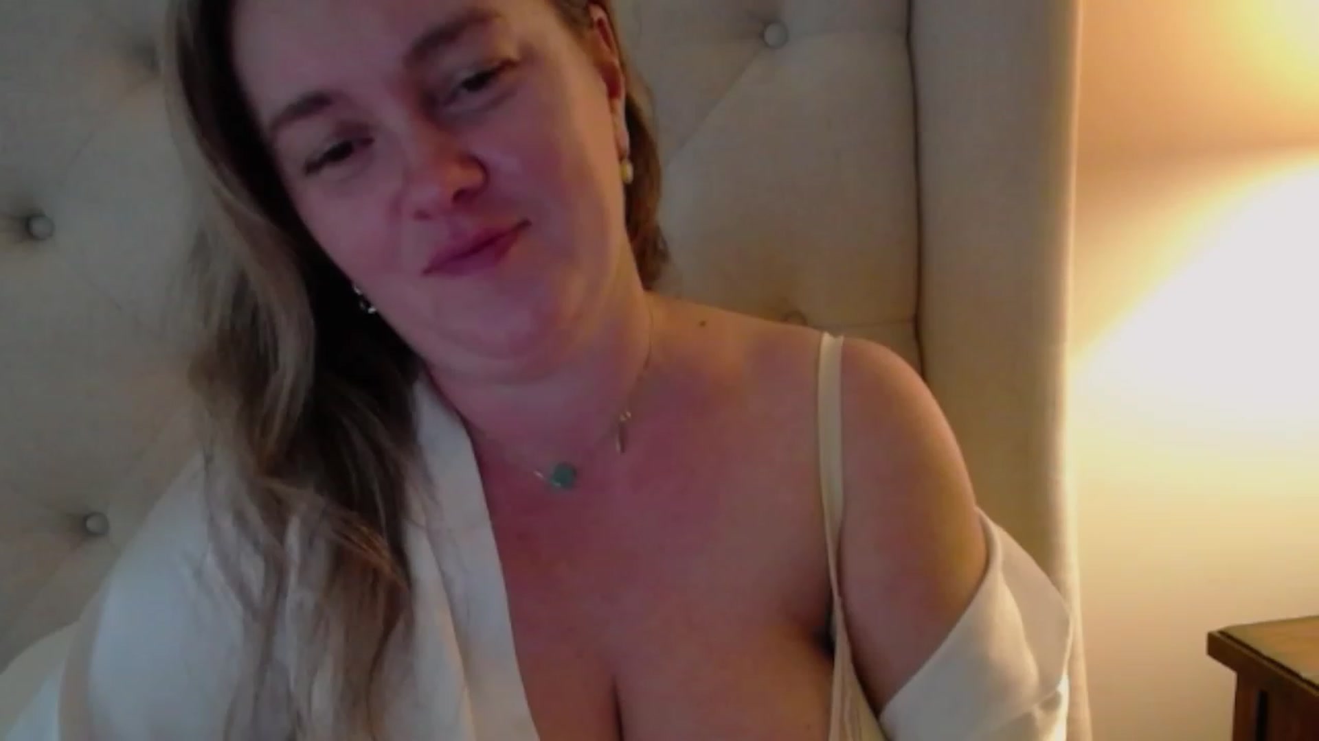 Gallery image thumbnail from J0llye's myfreecams stream on, 10/25/2023, 19:38 image 1 of 20