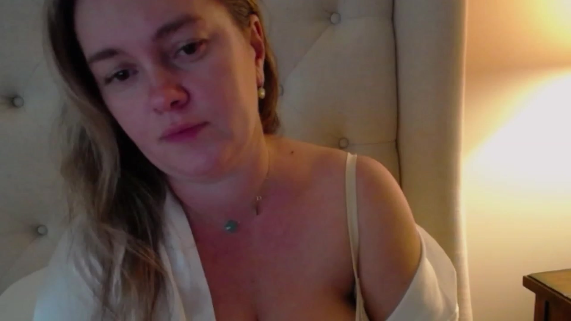 Gallery image thumbnail from J0llye's myfreecams stream on, 10/25/2023, 19:38 image 2 of 20
