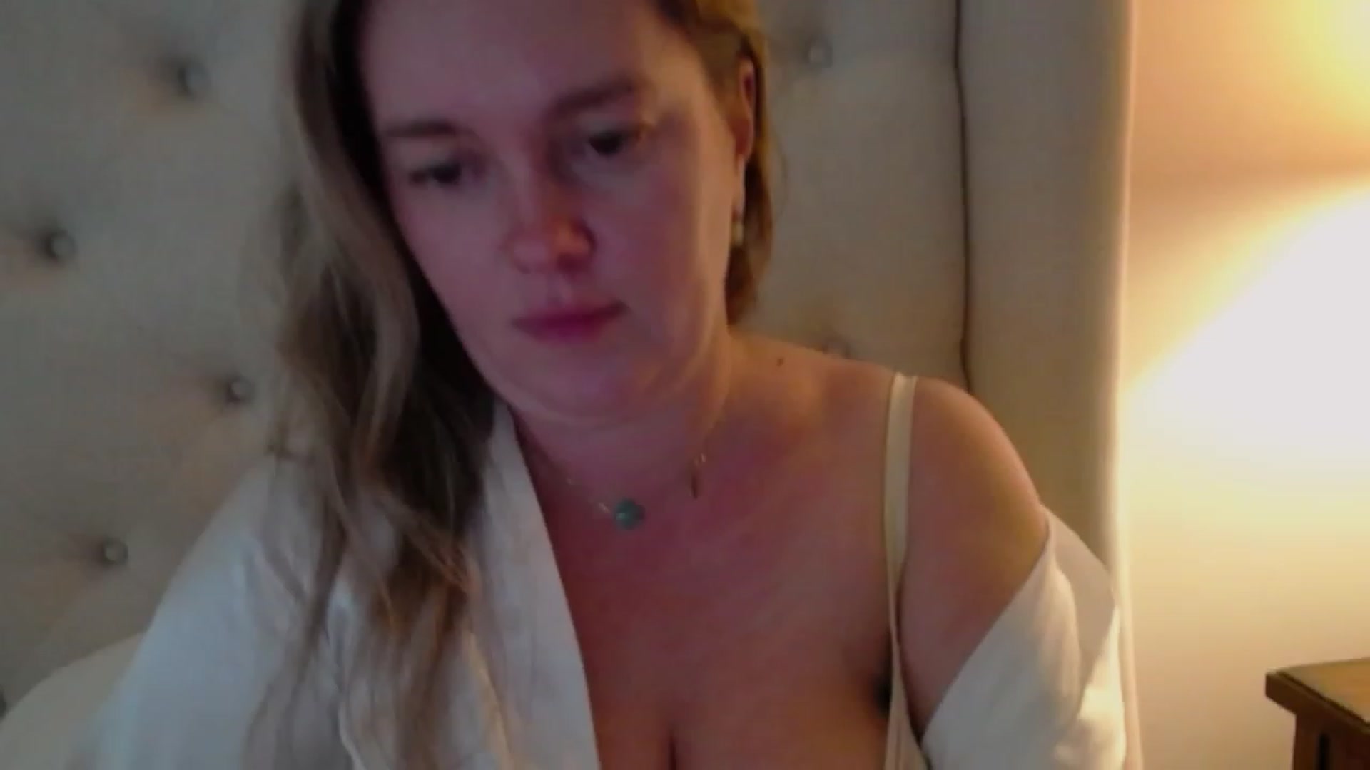 Gallery image thumbnail from J0llye's myfreecams stream on, 10/25/2023, 19:38 image 18 of 20
