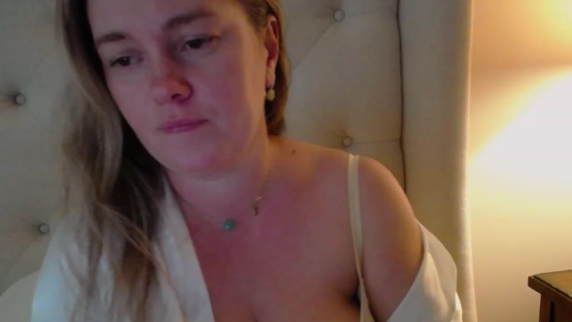 Gallery image thumbnail from J0llye's myfreecams stream on, 10/25/2023, 19:38 image 13 of 20