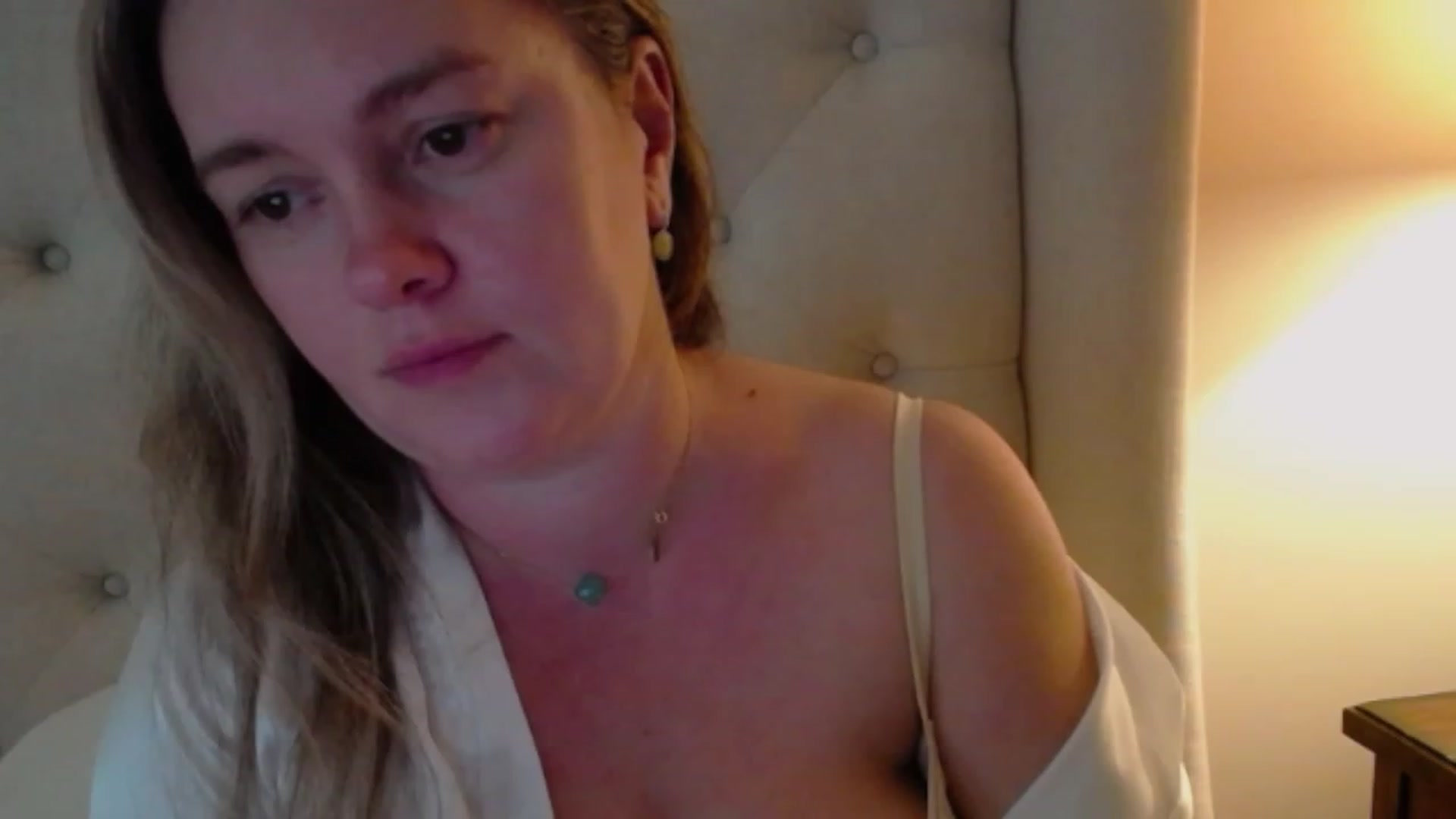 Gallery image thumbnail from J0llye's myfreecams stream on, 10/25/2023, 19:38 image 12 of 20