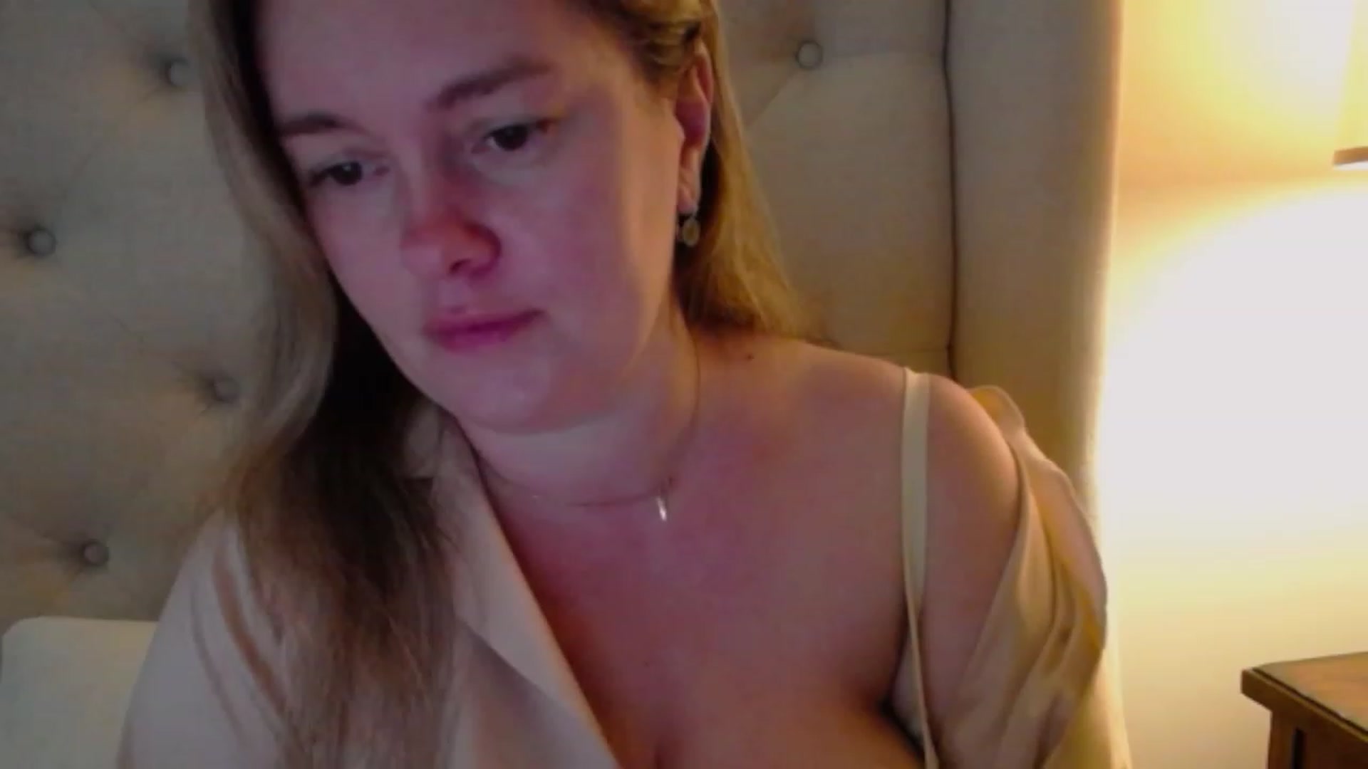 Gallery image thumbnail from J0llye's myfreecams stream on, 10/26/2023, 16:34 image 14 of 20