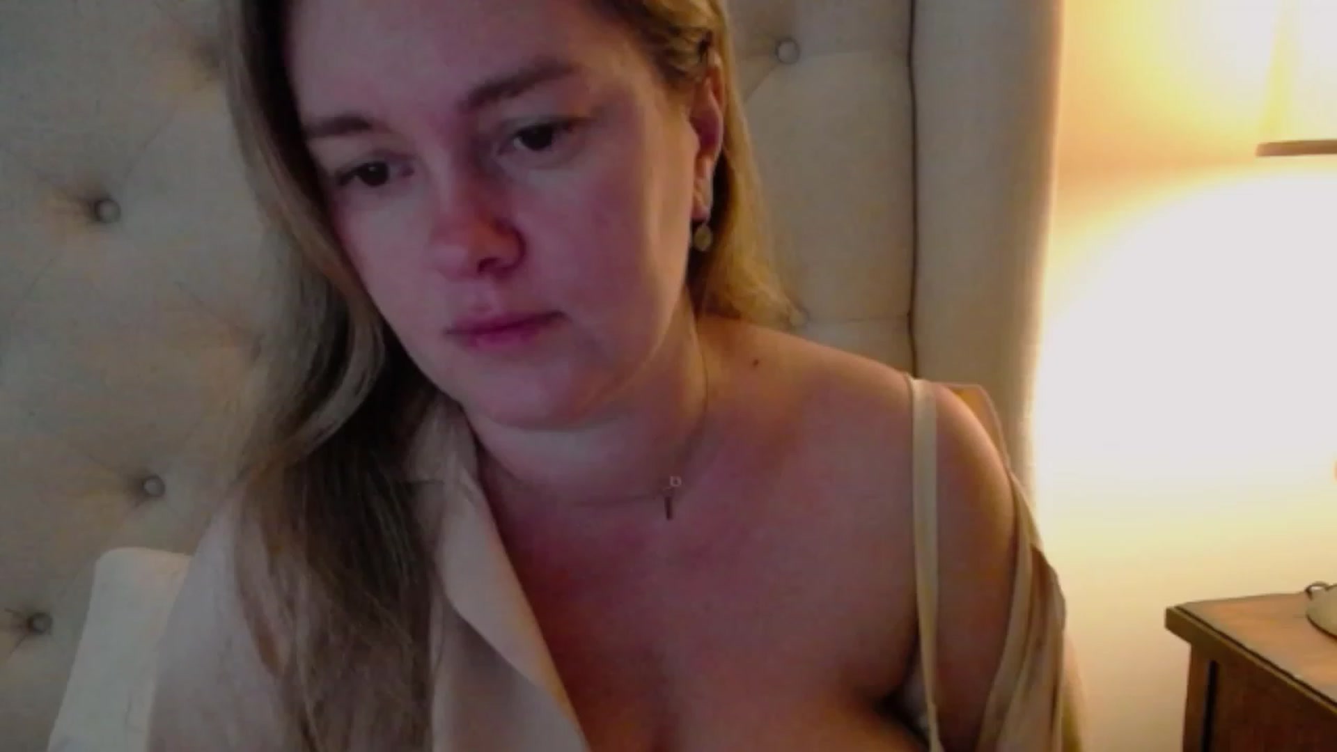 Gallery image thumbnail from J0llye's myfreecams stream on, 10/26/2023, 16:34 image 8 of 20