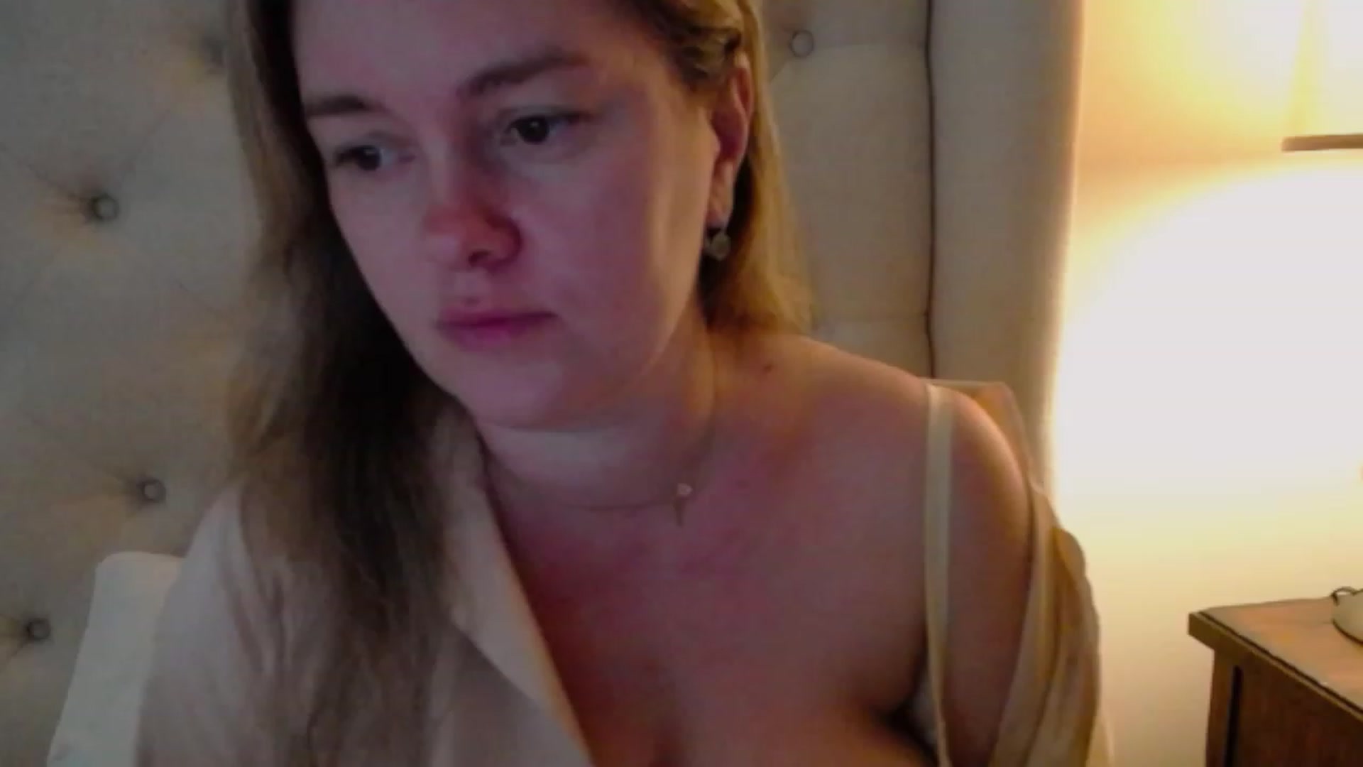 Gallery image thumbnail from J0llye's myfreecams stream on, 10/26/2023, 16:34 image 11 of 20