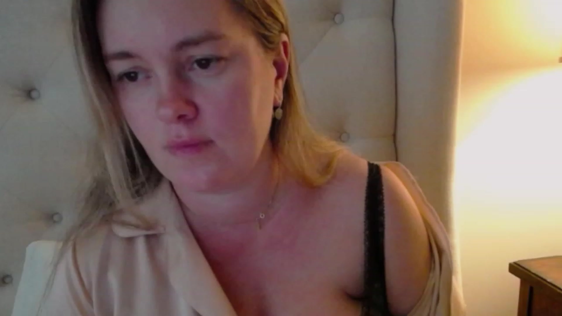 Gallery image thumbnail from J0llye's myfreecams stream on, 10/26/2023, 20:14 image 3 of 20
