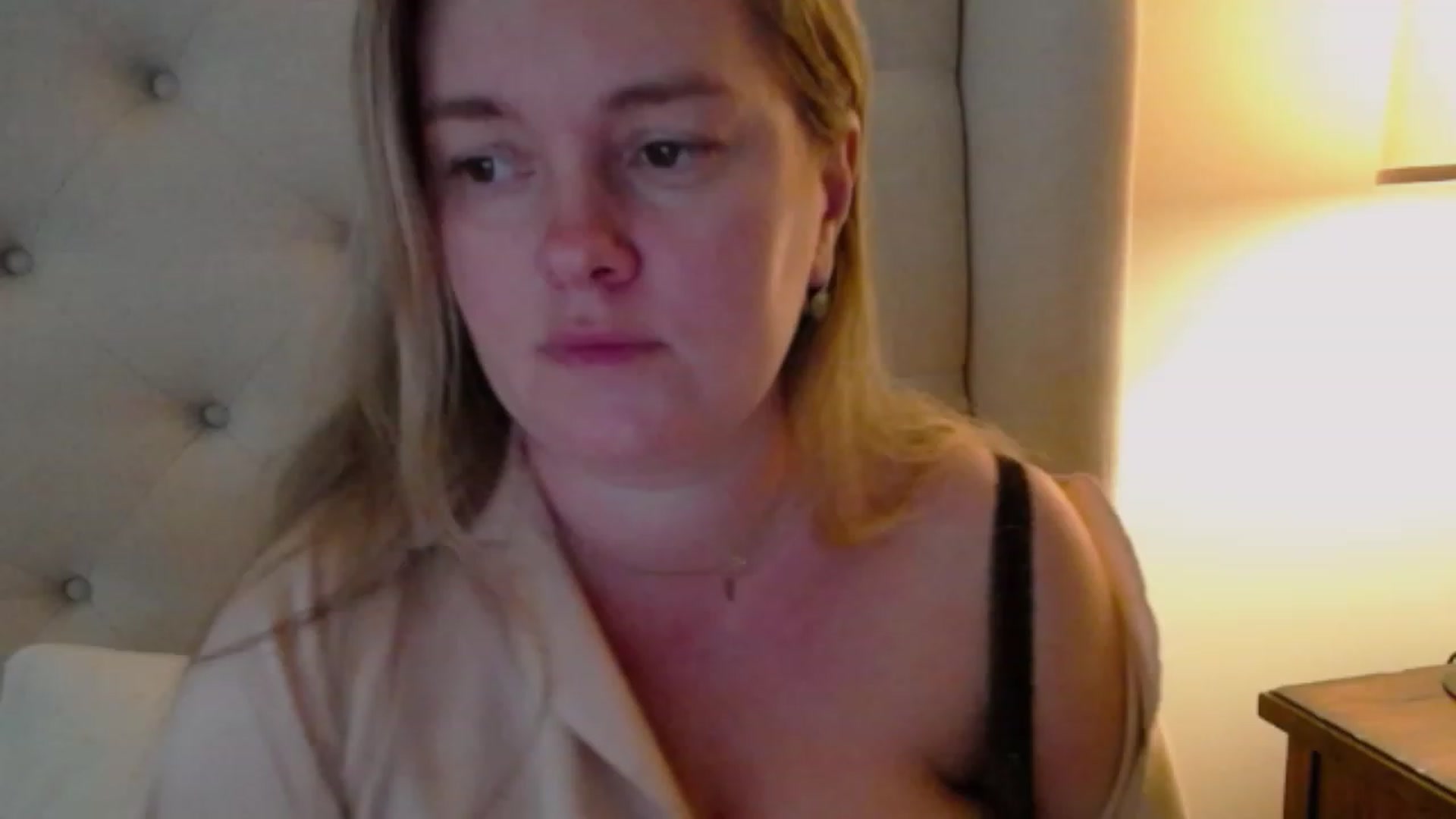 Gallery image thumbnail from J0llye's myfreecams stream on, 10/26/2023, 20:14 image 6 of 20