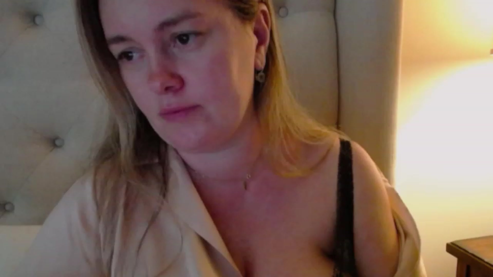 Gallery image thumbnail from J0llye's myfreecams stream on, 10/26/2023, 20:14 image 10 of 20