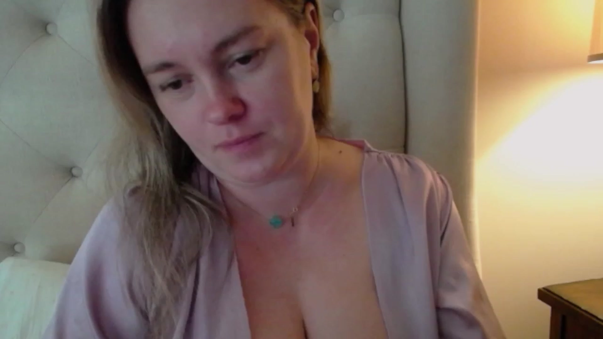 Gallery image thumbnail from J0llye's myfreecams stream on, 10/27/2023, 16:33 image 13 of 20