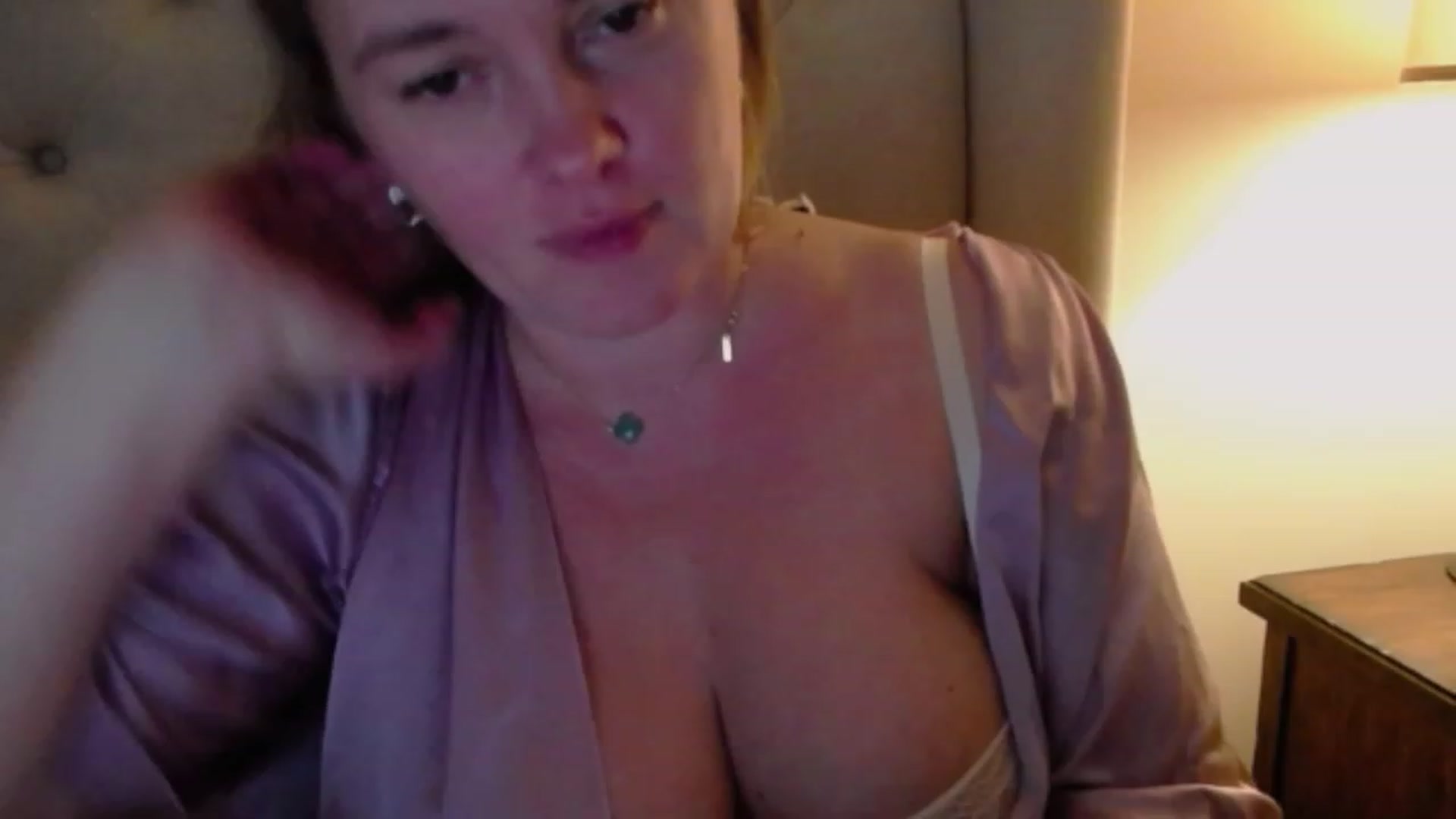 Gallery image thumbnail from J0llye's myfreecams stream on, 10/28/2023, 19:55 image 4 of 20