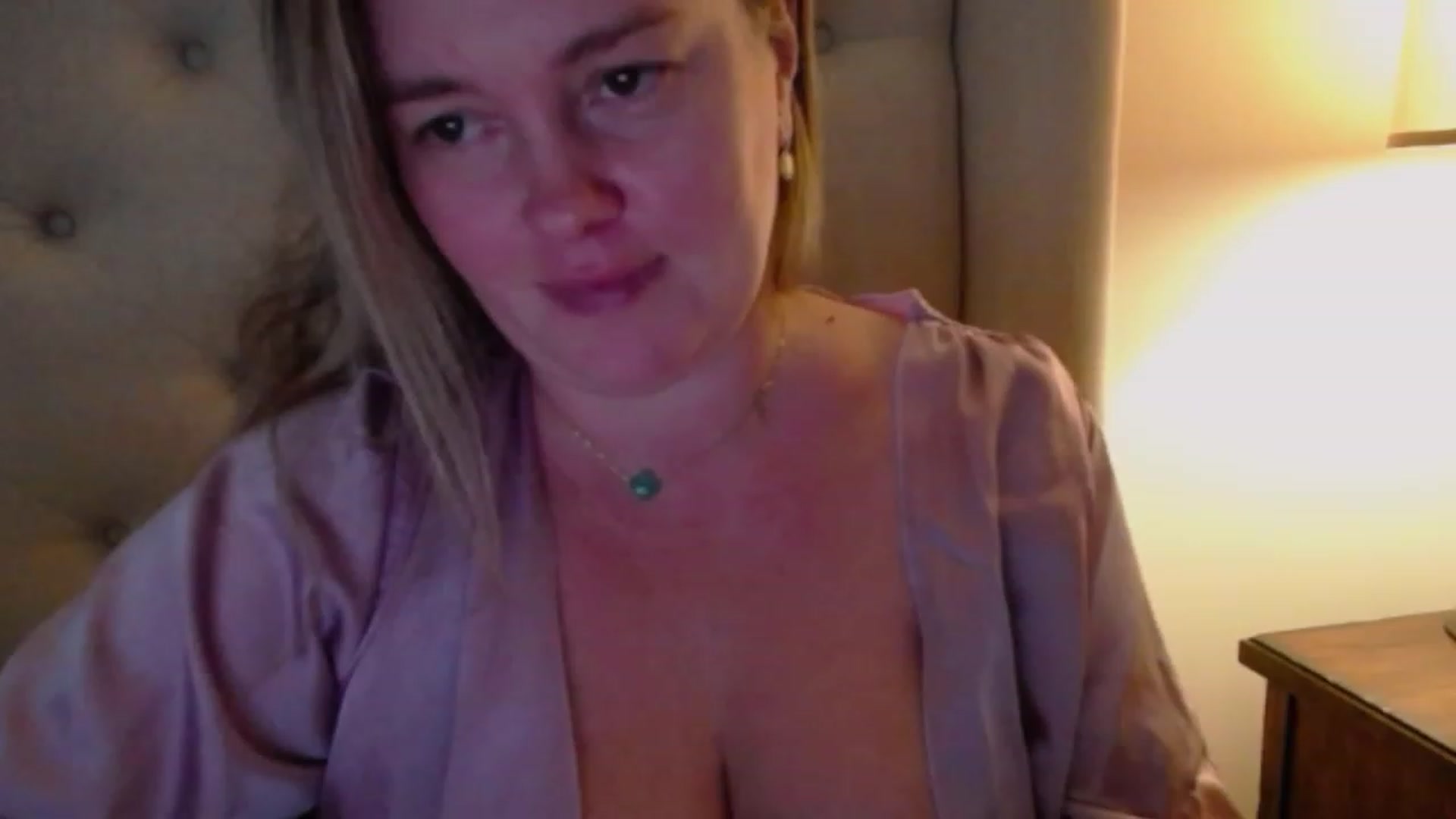 Gallery image thumbnail from J0llye's myfreecams stream on, 10/28/2023, 19:55 image 7 of 20